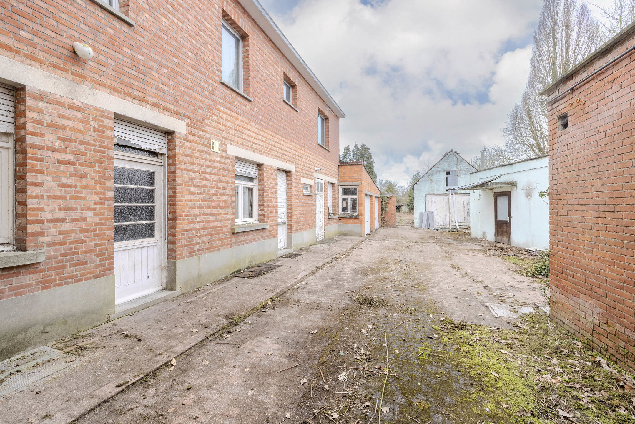 projectgrond bestaande uit woning en handelshuis!