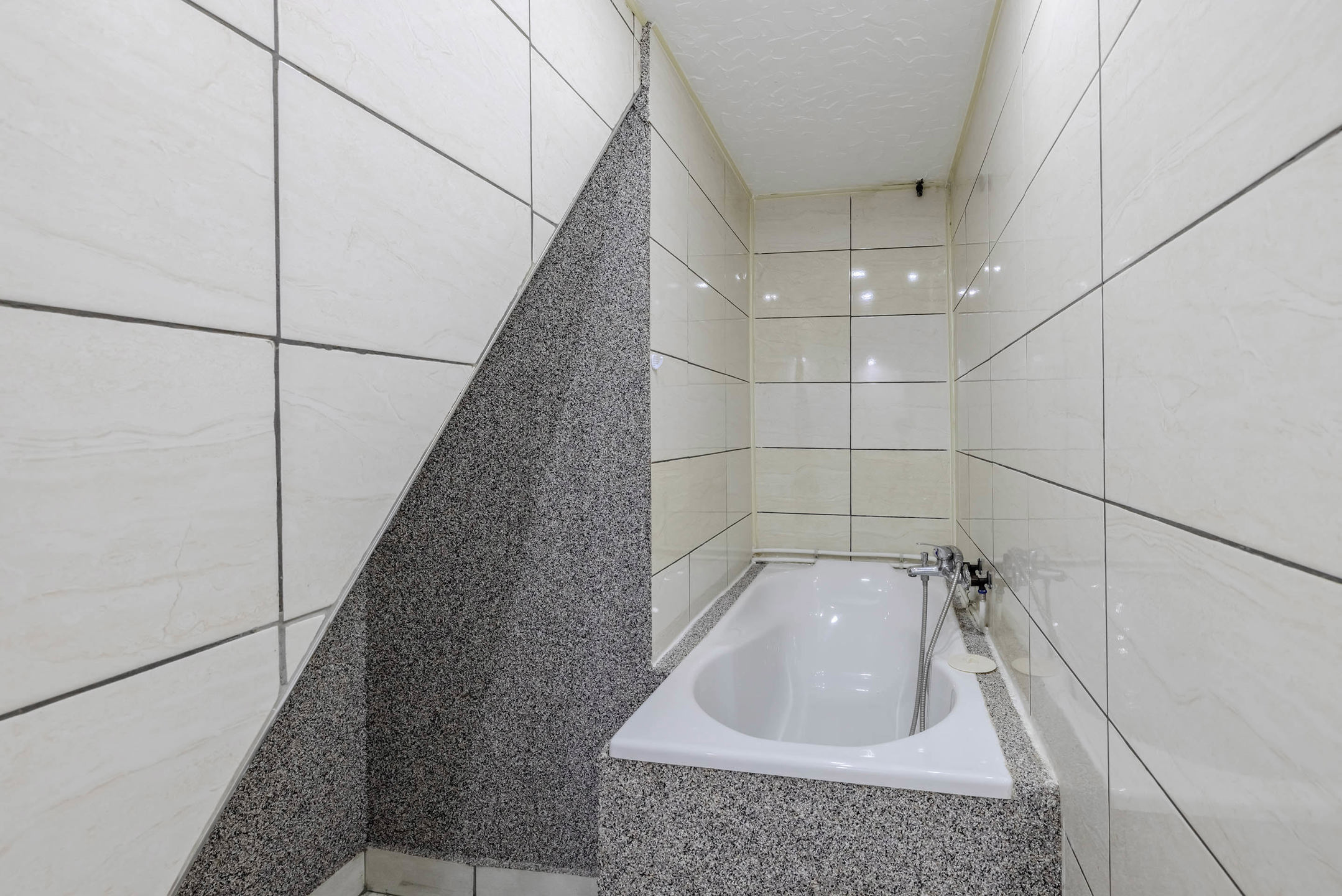 Instapklare woning met ruime polyvalente kelder