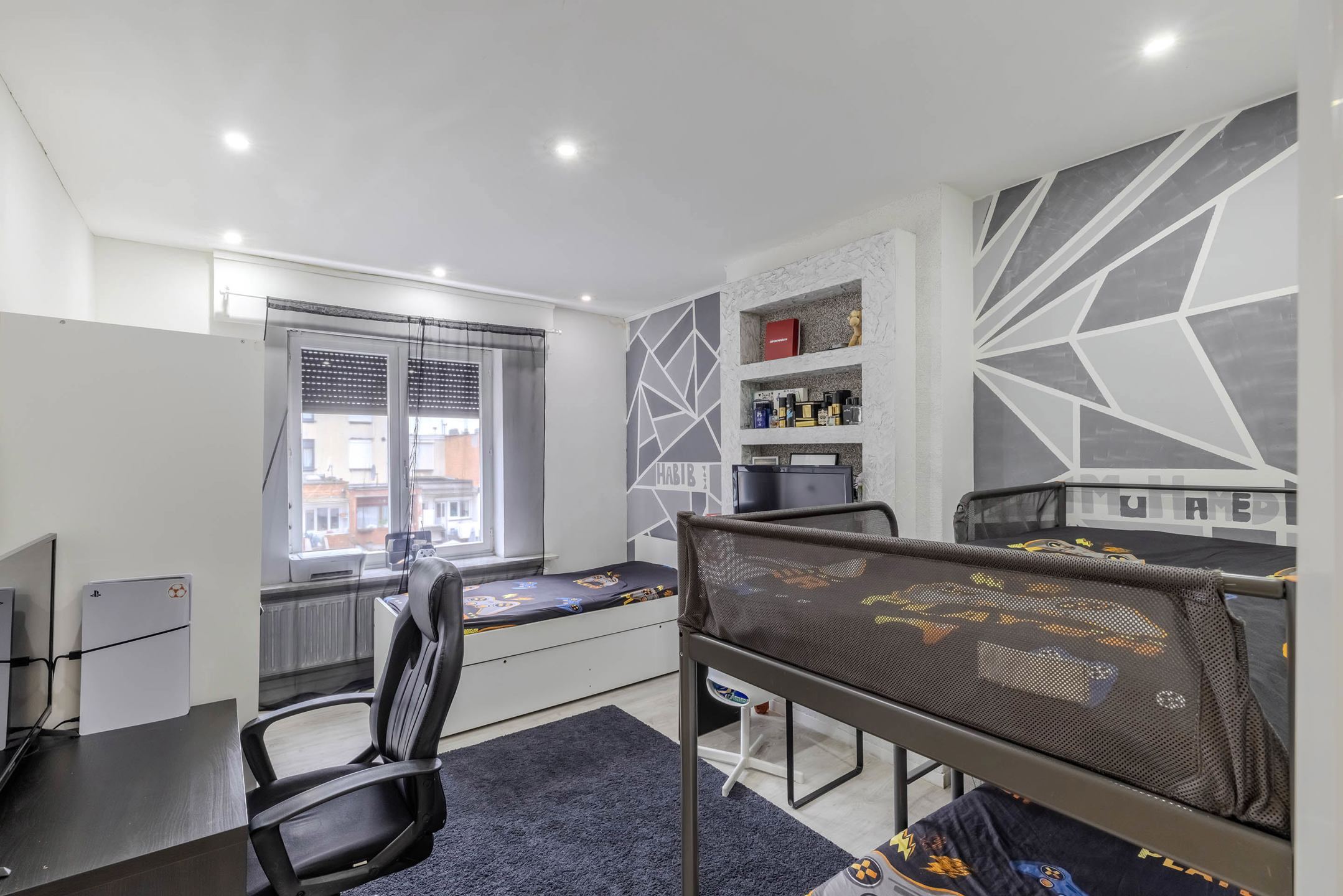 Instapklare woning met ruime polyvalente kelder