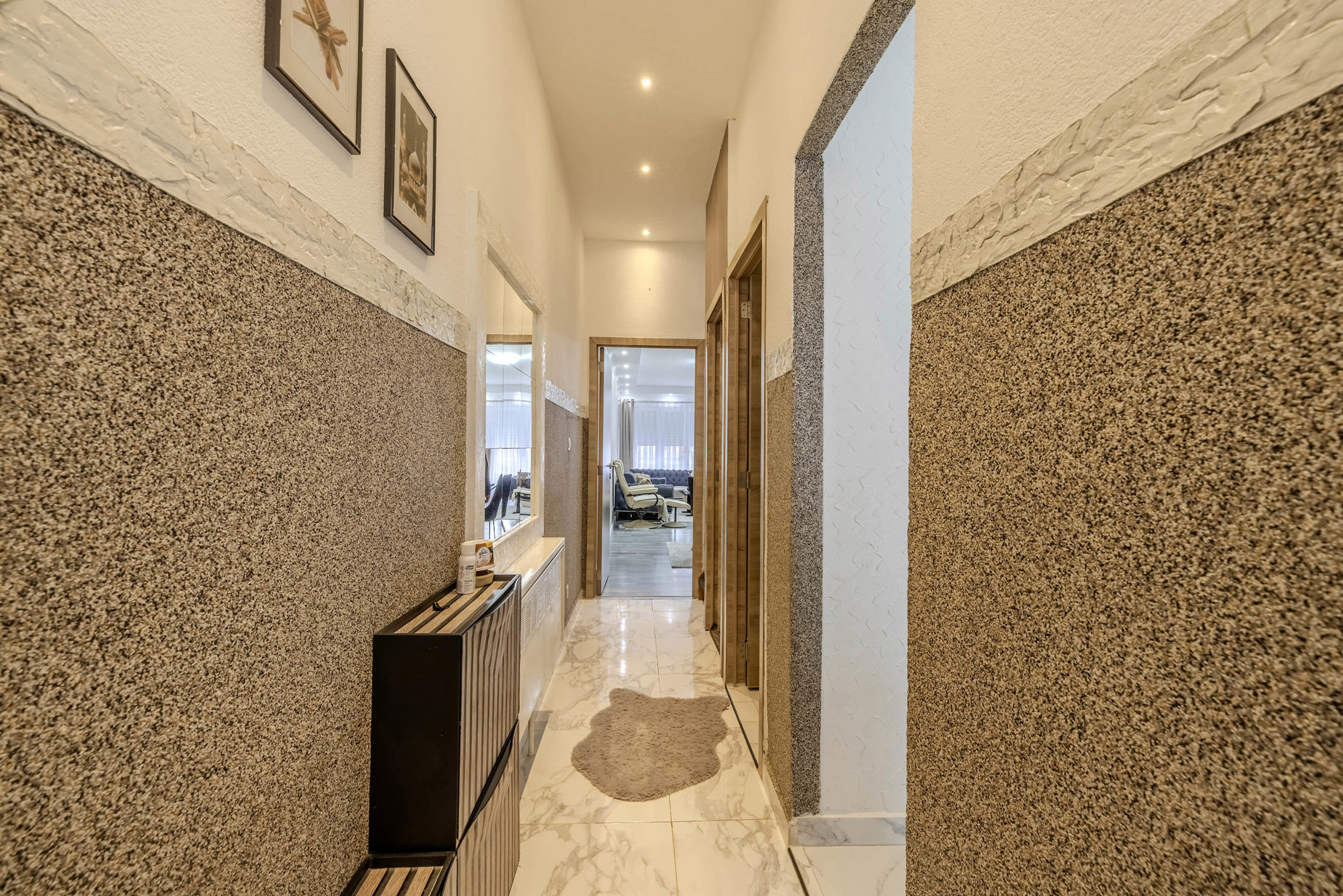 Instapklare woning met ruime polyvalente kelder