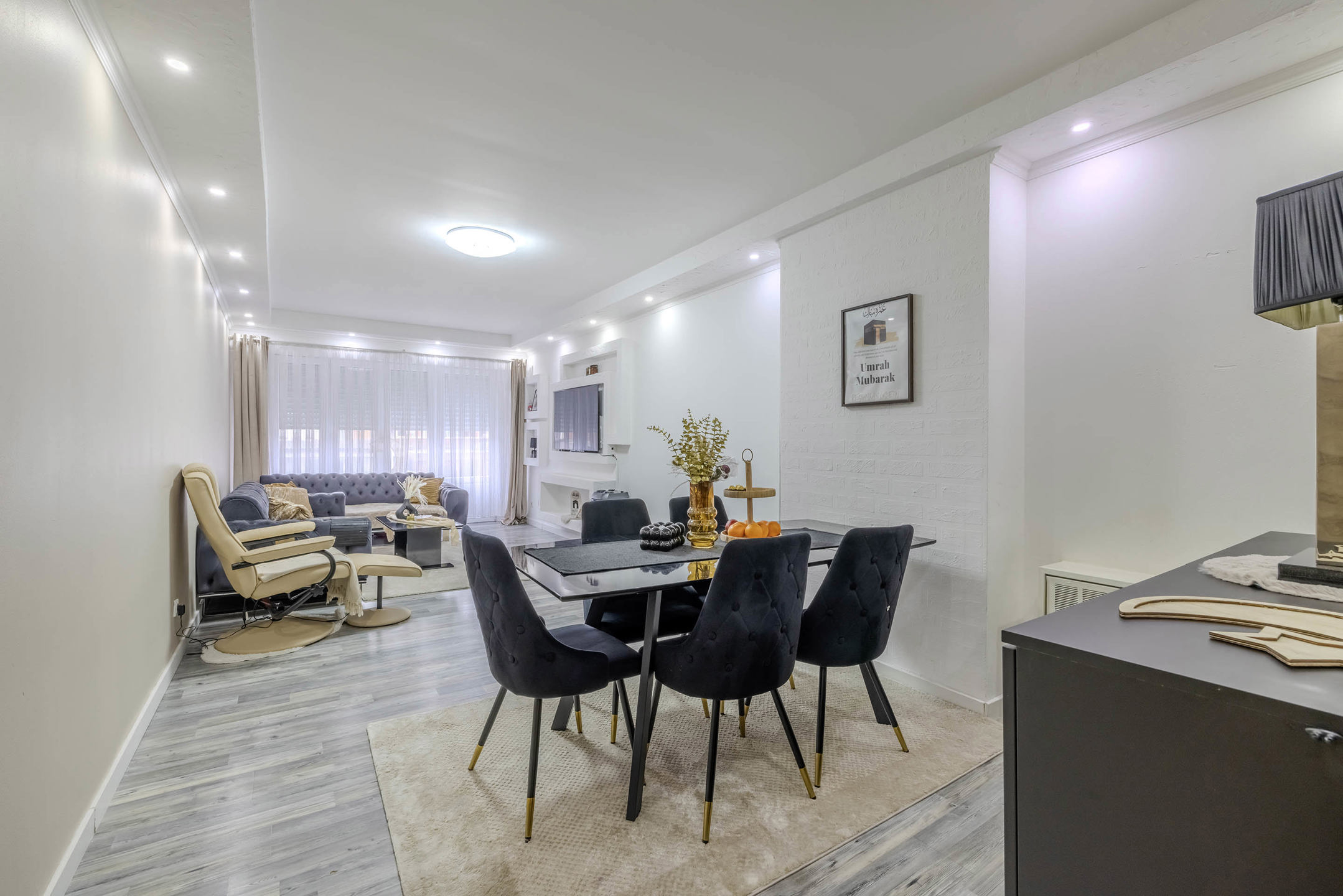 Instapklare woning met ruime polyvalente kelder