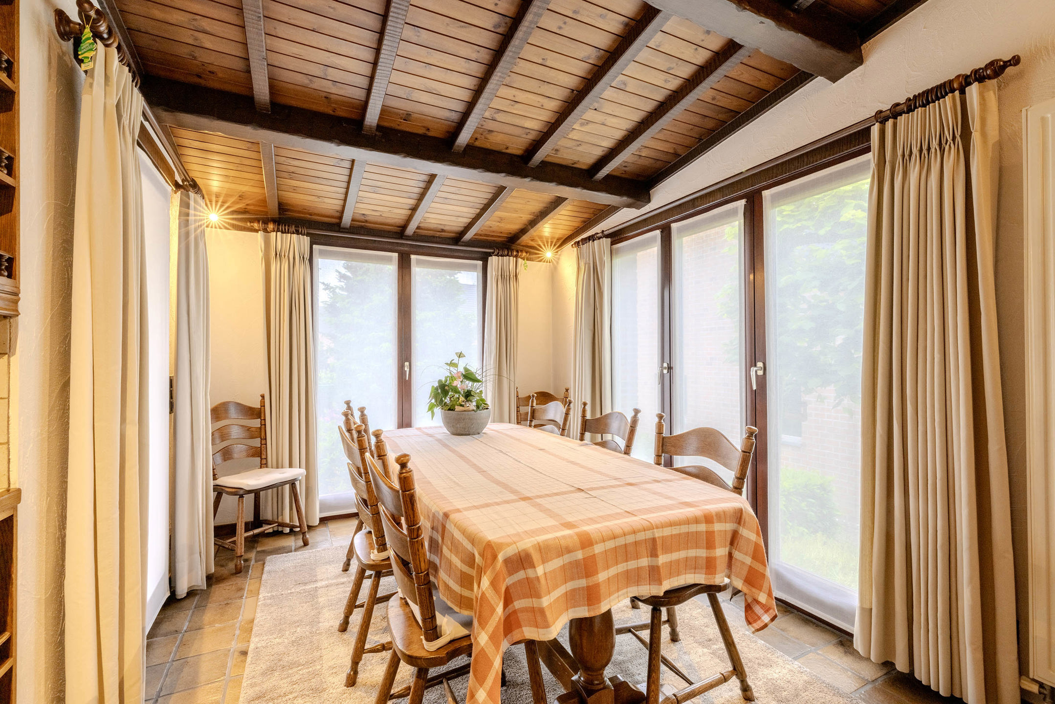 Instapklare woning met bijgebouw op mooi perceel van 1.515 m²!