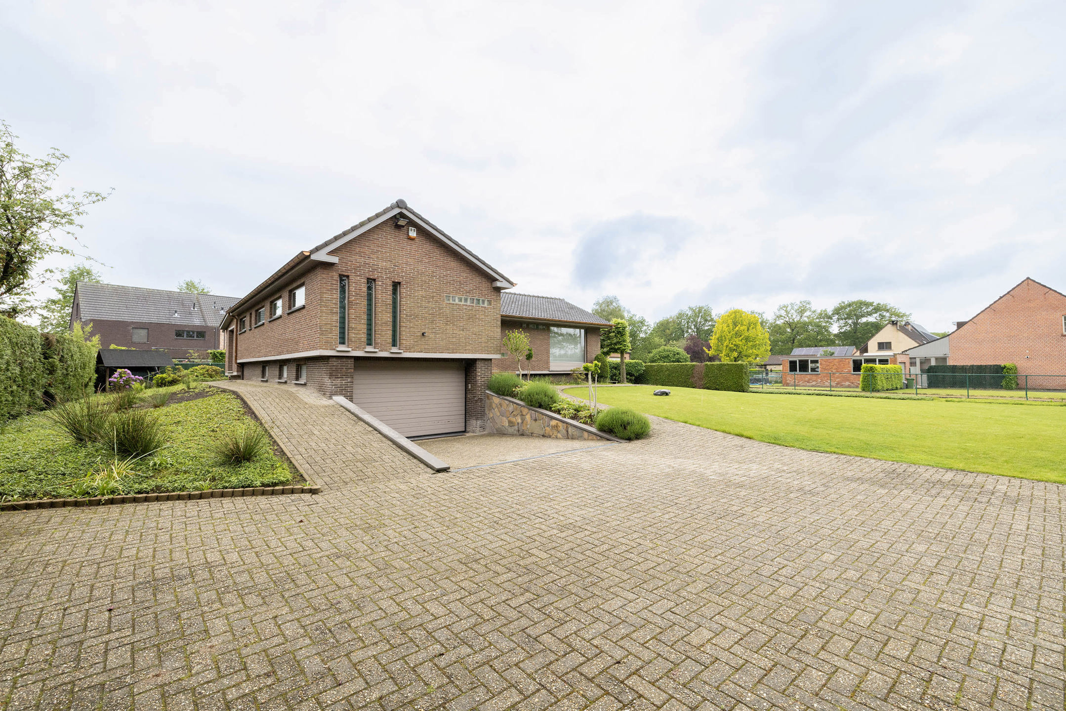 Instapklare woning met bijgebouw op mooi perceel van 1.515 m²!