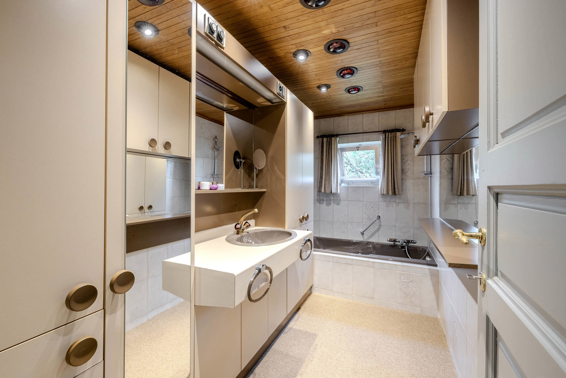 Instapklare woning met bijgebouw op mooi perceel van 1.515 m²!