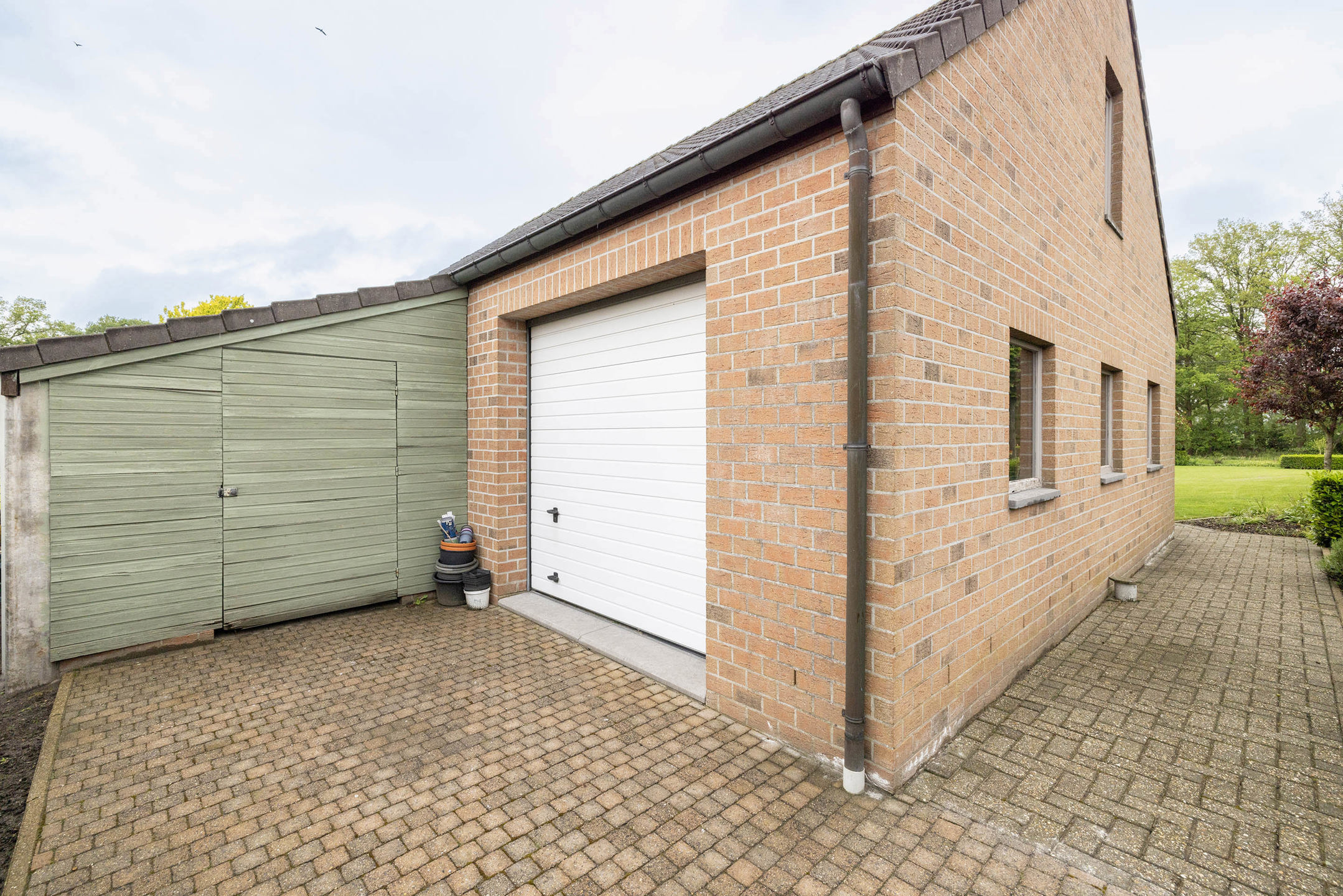 Instapklare woning met bijgebouw op mooi perceel van 1.515 m²!