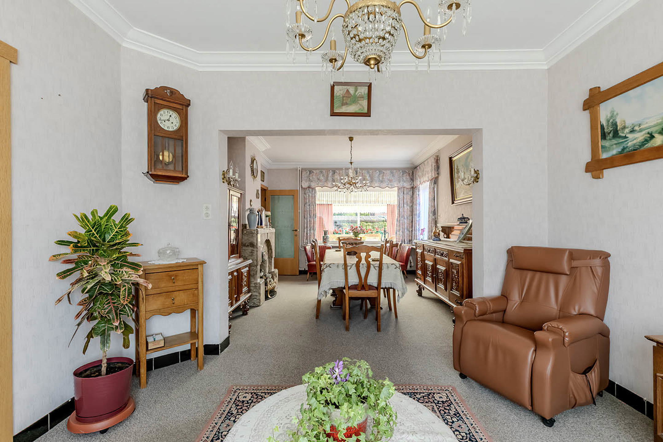 Te renoveren woning op mooi perceel van 910 m²!