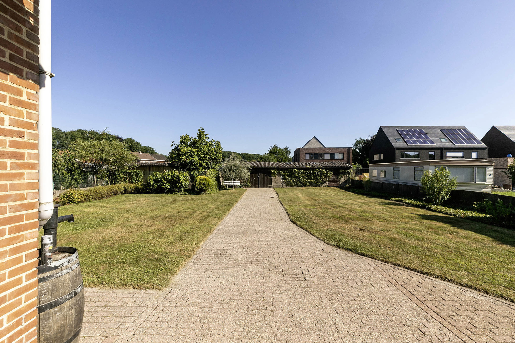 Te renoveren woning op mooi perceel van 910 m²!