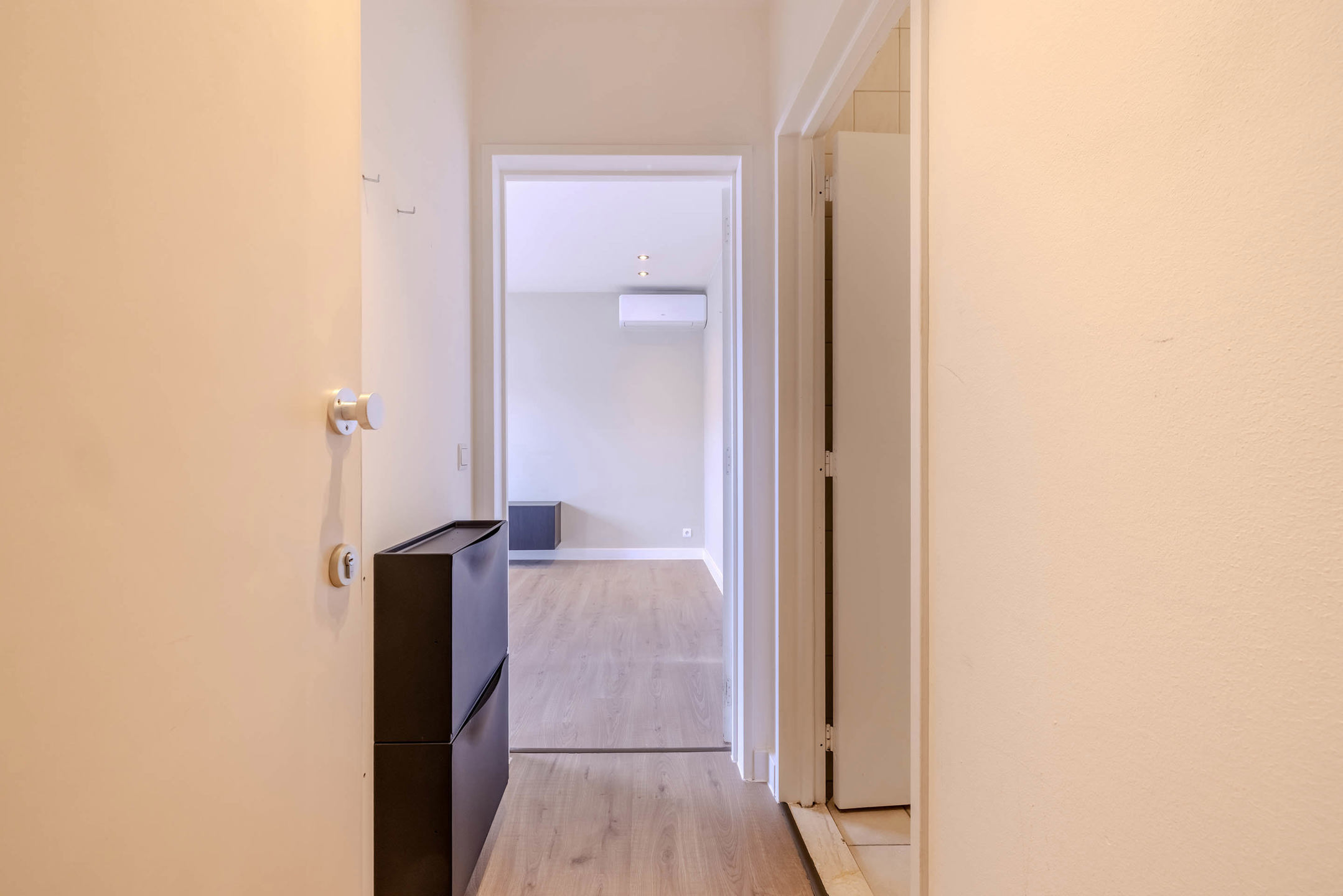 Dakappartement met 1 slaapkamer, ruim terras en staanplaats!