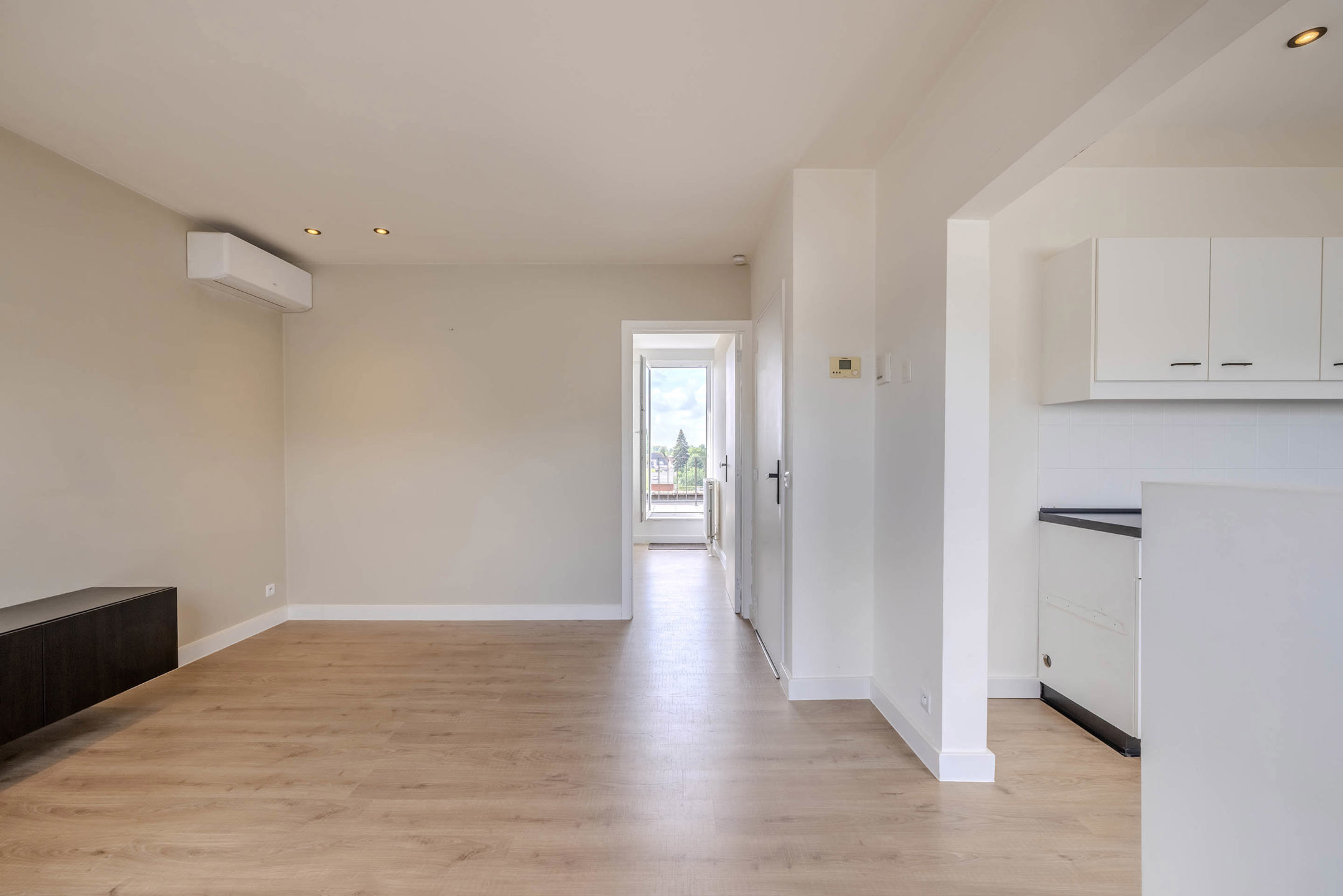 Dakappartement met 1 slaapkamer, ruim terras en staanplaats!