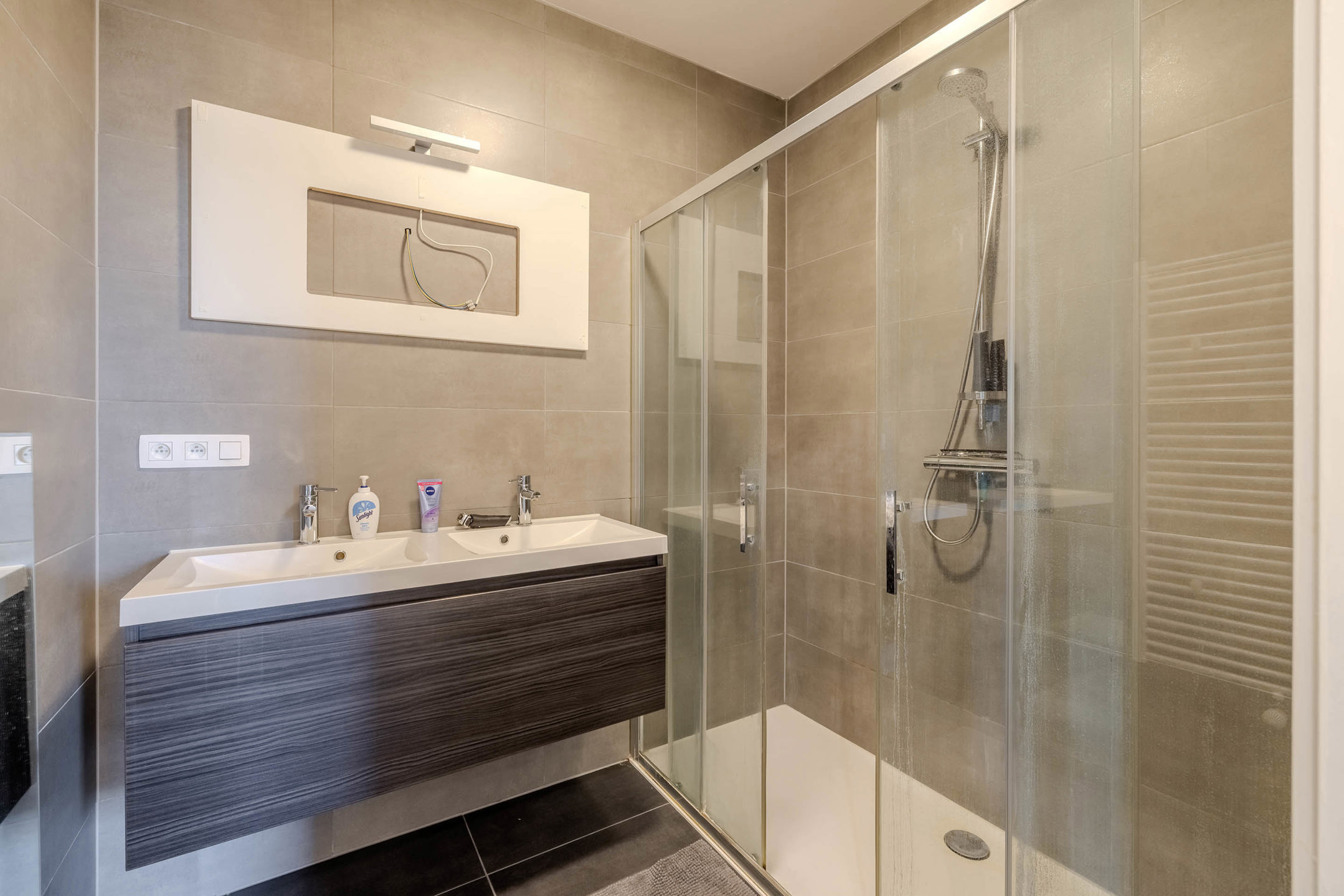 Instapklaar appartement van 78 m² pal in het centrum van Oostmalle!