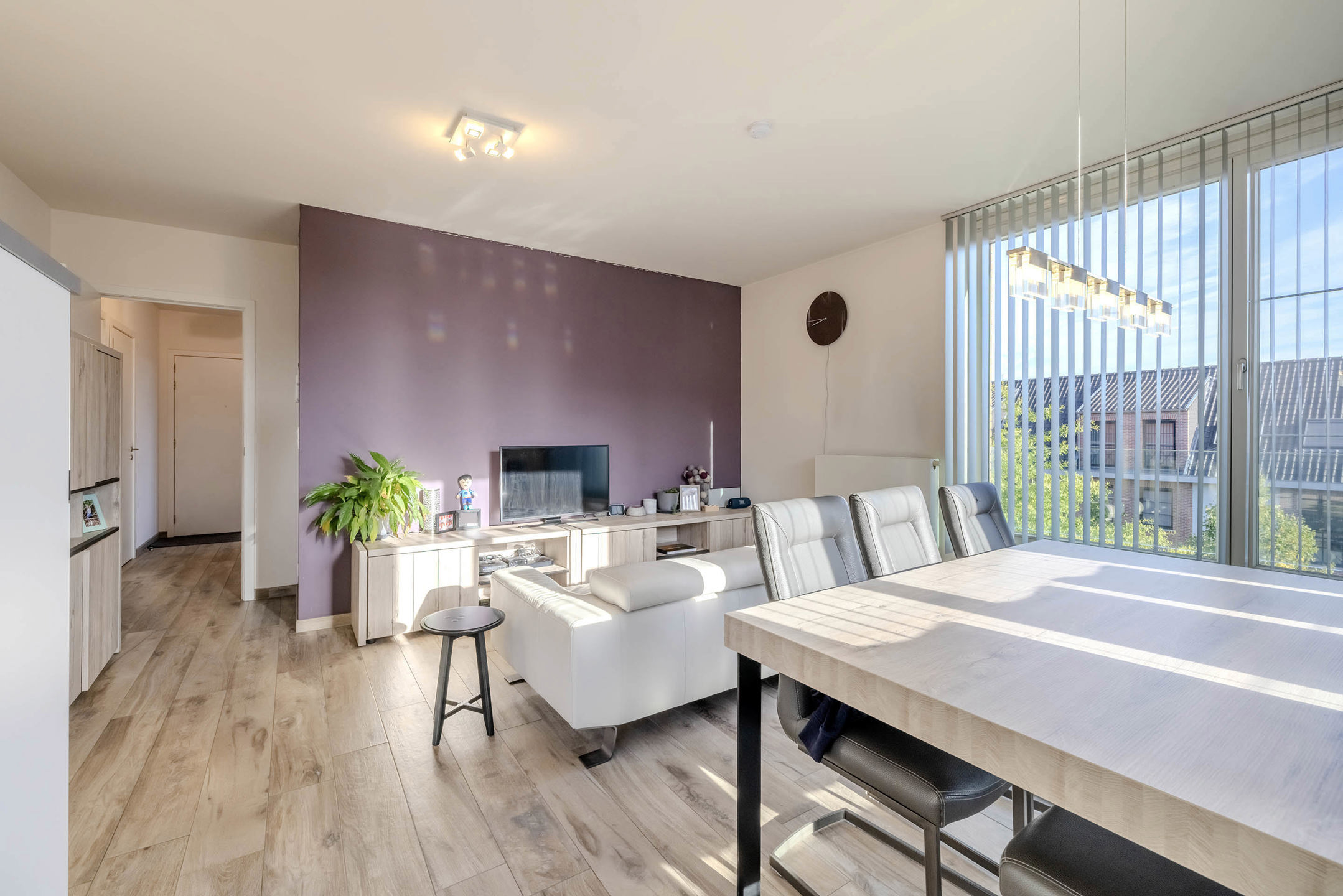 Instapklaar appartement van 78 m² pal in het centrum van Oostmalle!