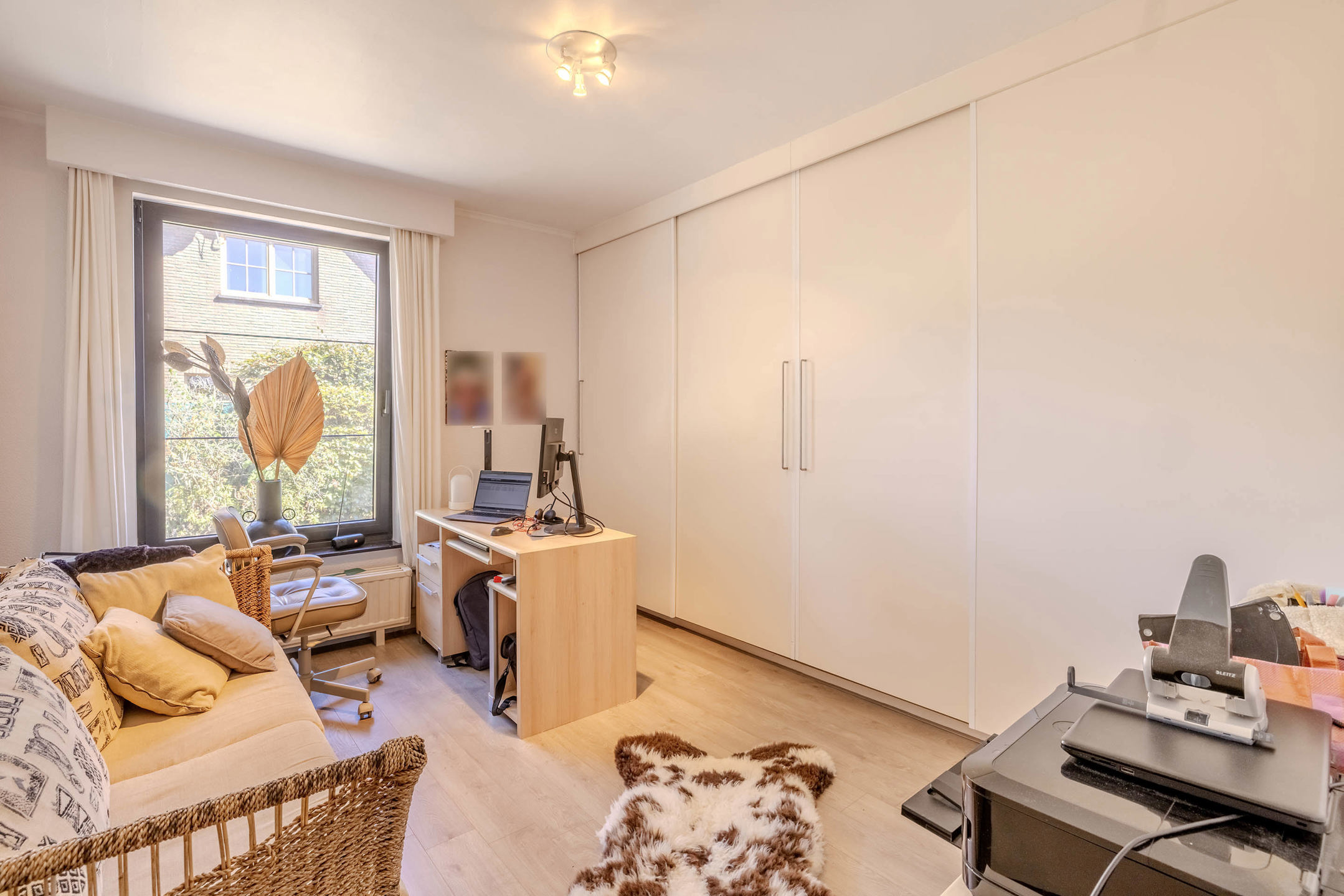 Gerenoveerde gelijkvloerse woning op 800m²