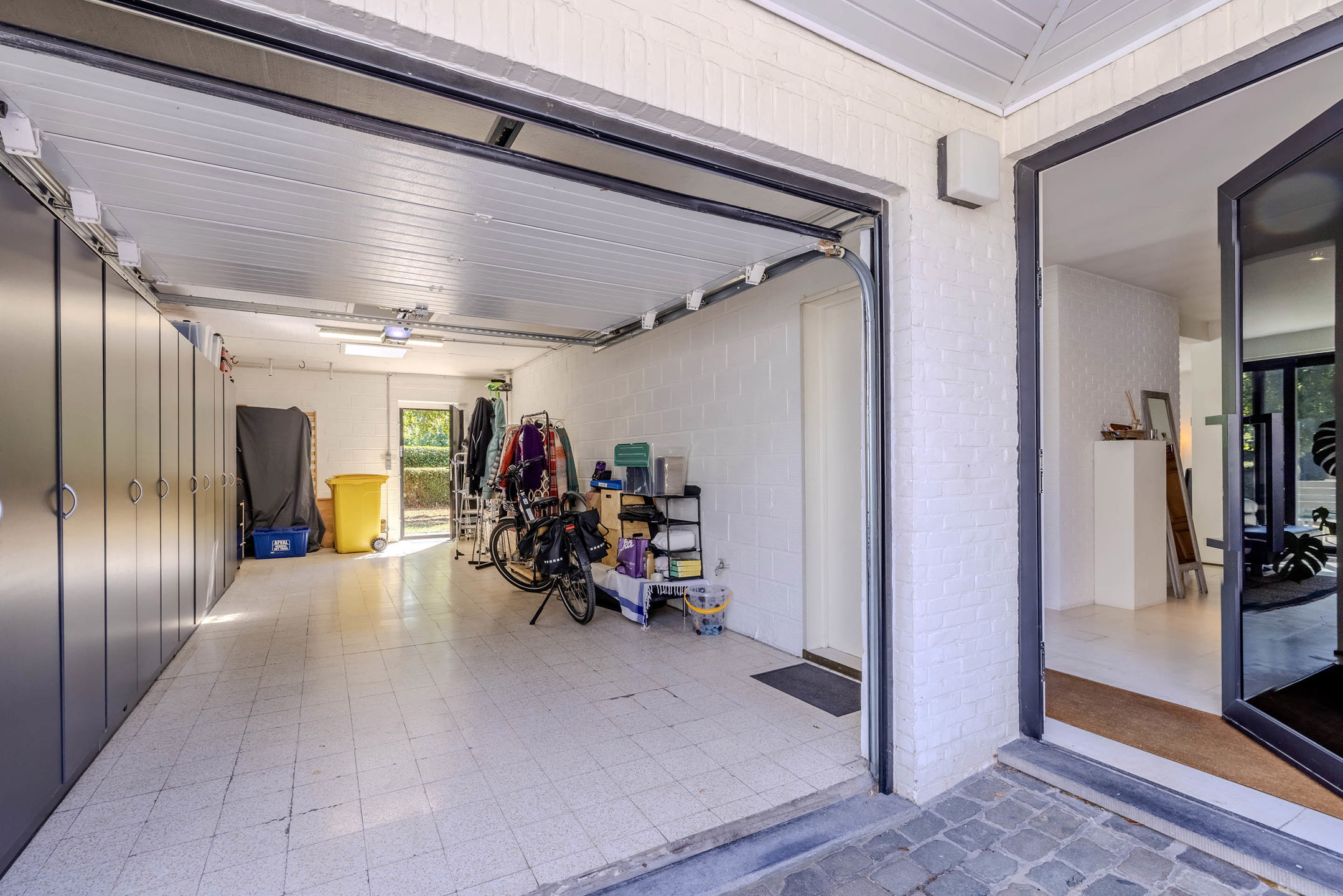 Gerenoveerde gelijkvloerse woning op 800m²