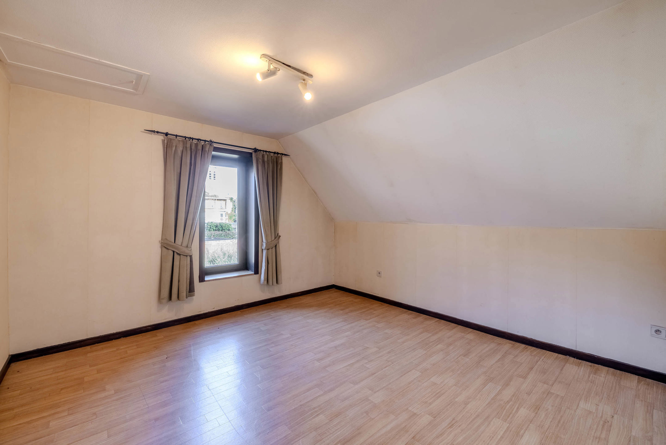 Instapklare, rustig gelegen woning op mooi perceel van 293 m²!
