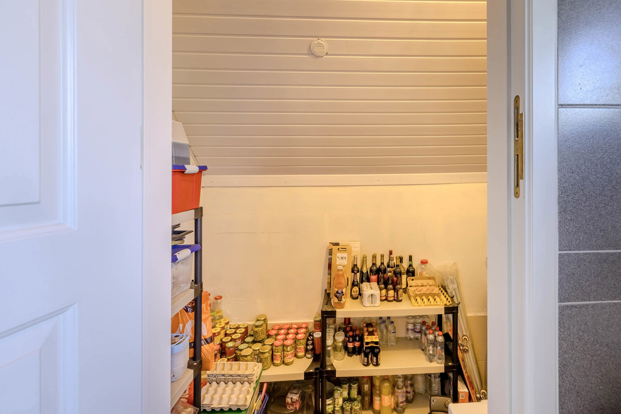 Instapklare woning op mooi perceel van 756 m² in een rustige straat!