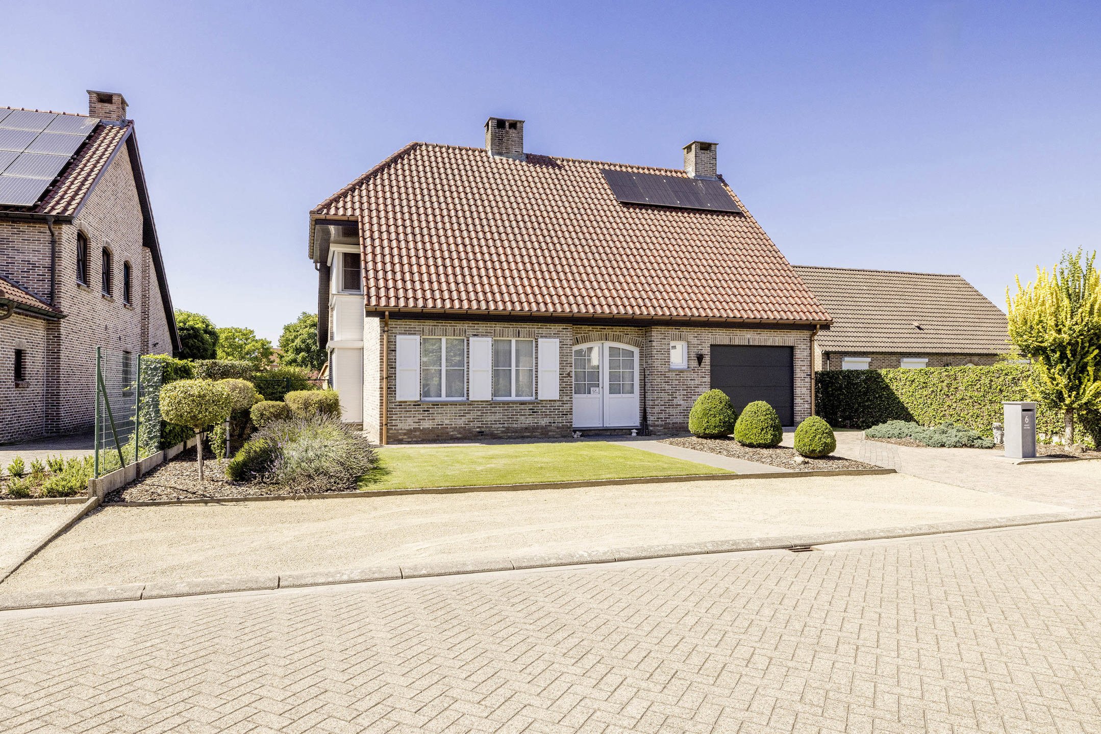 Instapklare woning op mooi perceel van 756 m² in een rustige straat!
