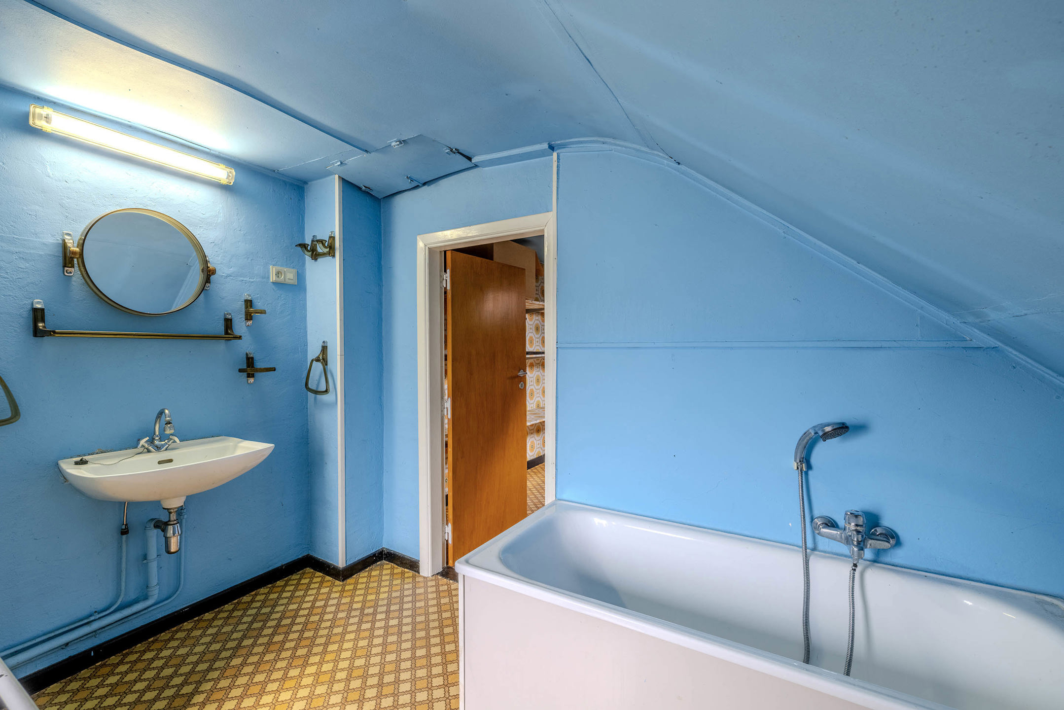 Te renoveren woning op mooi perceel van 430 m²!