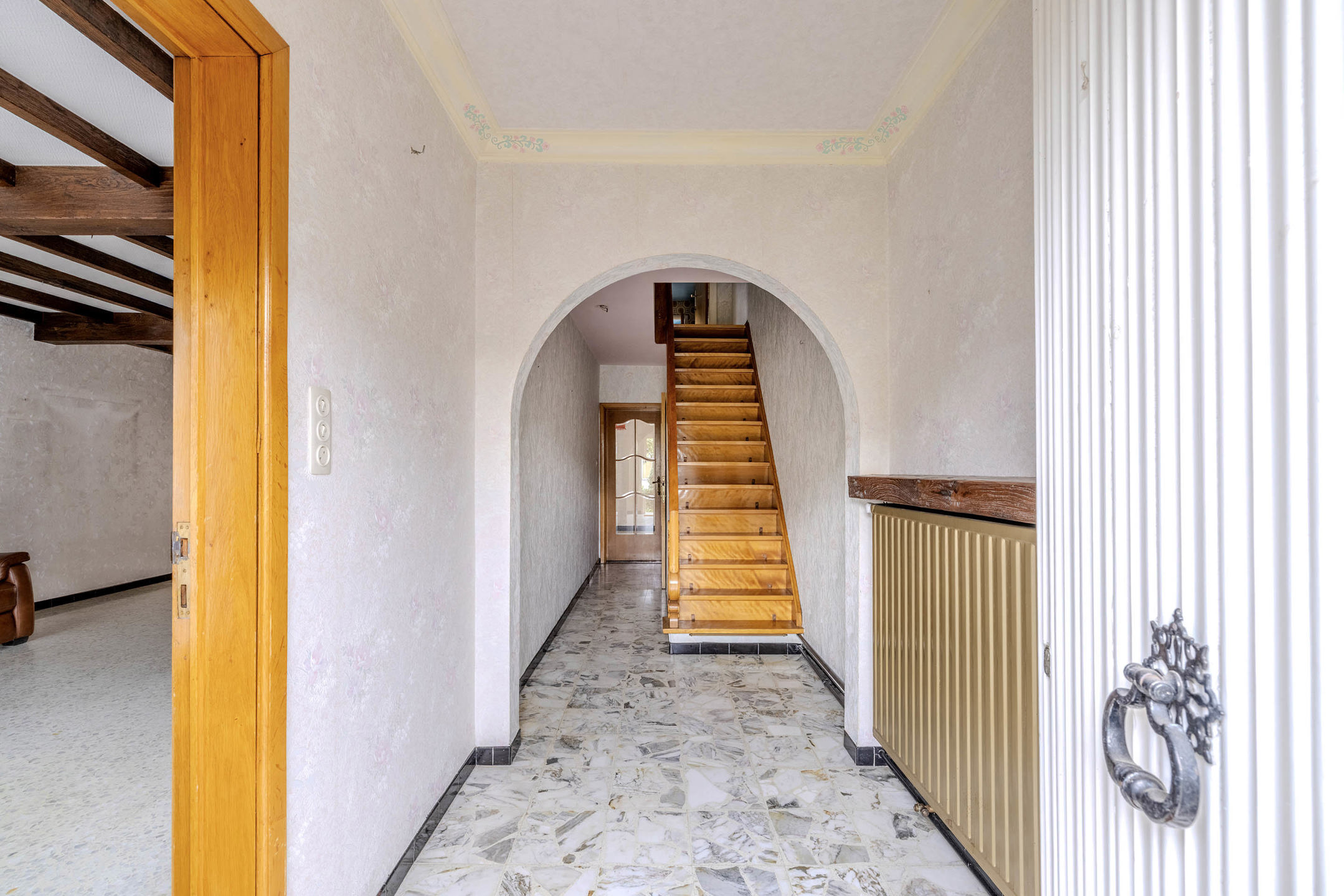 Te renoveren woning op mooi perceel van 430 m²!