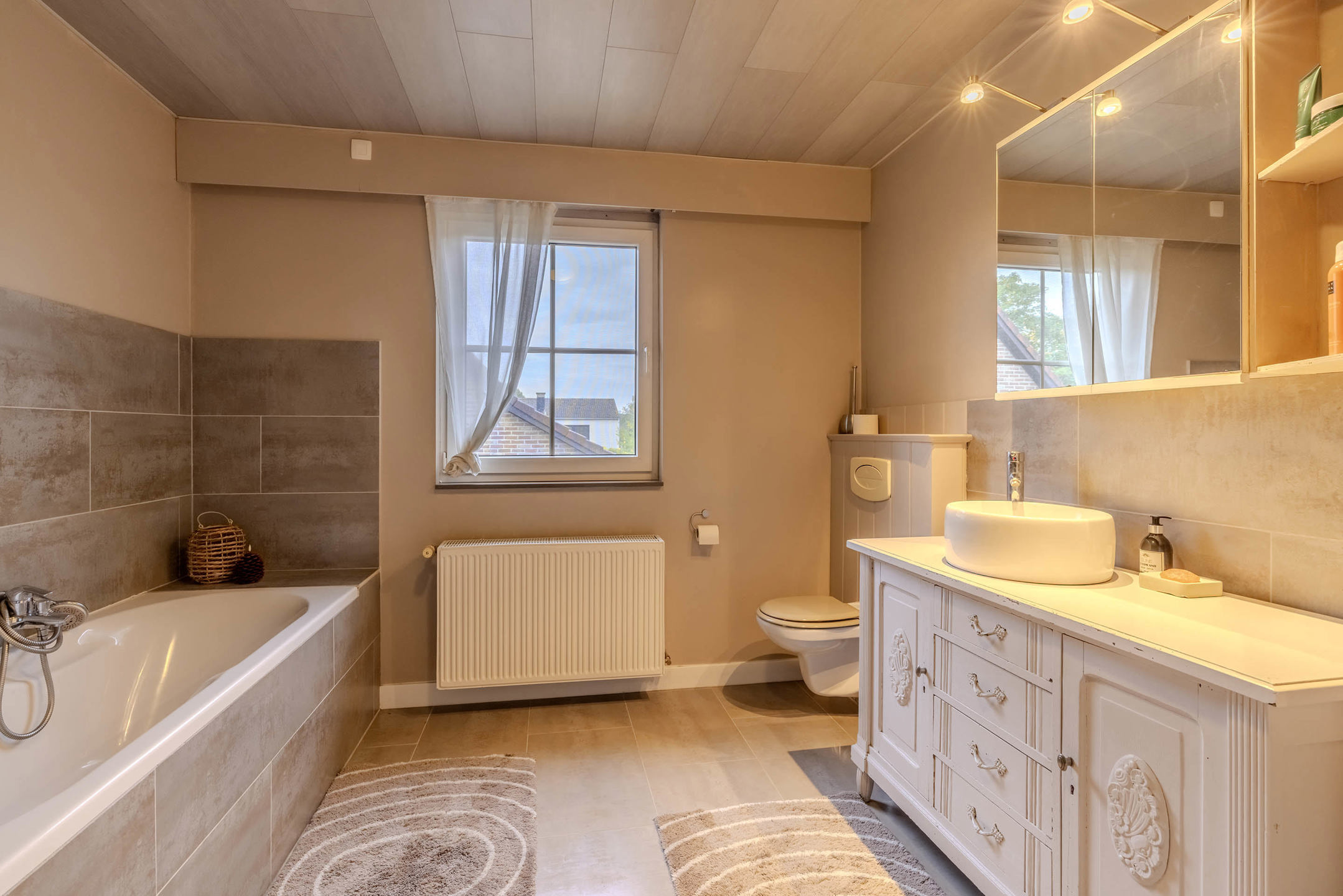 Instapklare, rustig gelegen woning op mooi perceel van 771 m²!
