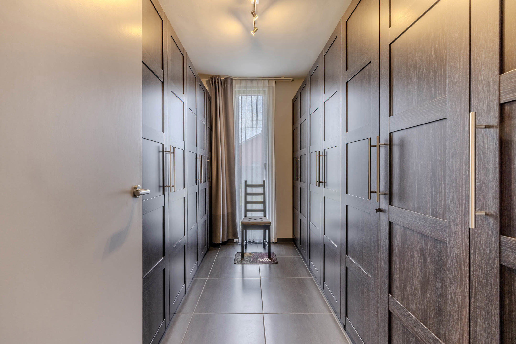 Gelijkvloerse woning met gekoppelde loods van 102m²