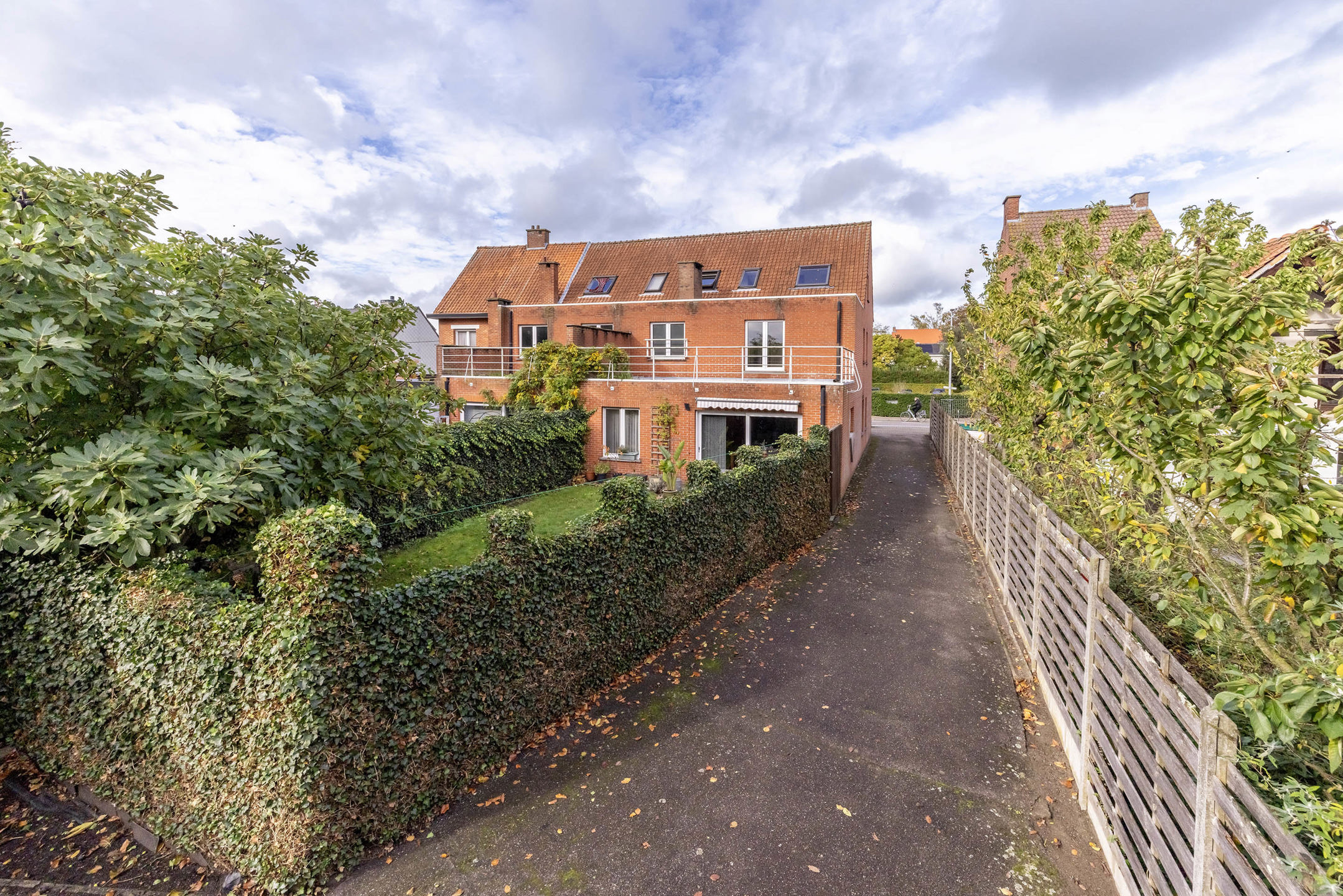 Investeringseigendom met 2 vergunde woningen op 813m²!