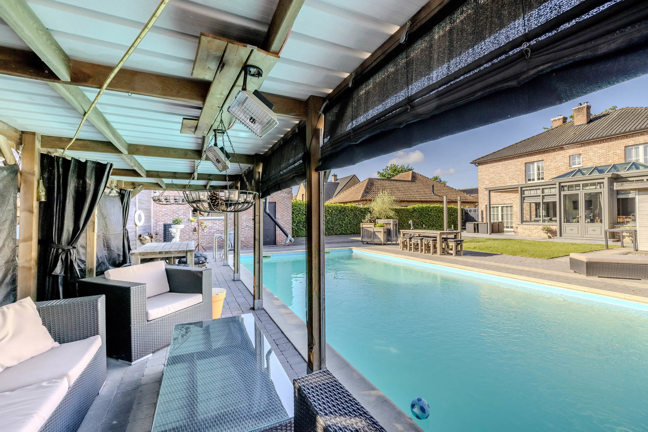 Instapklare villa met zwembad op toplocatie!