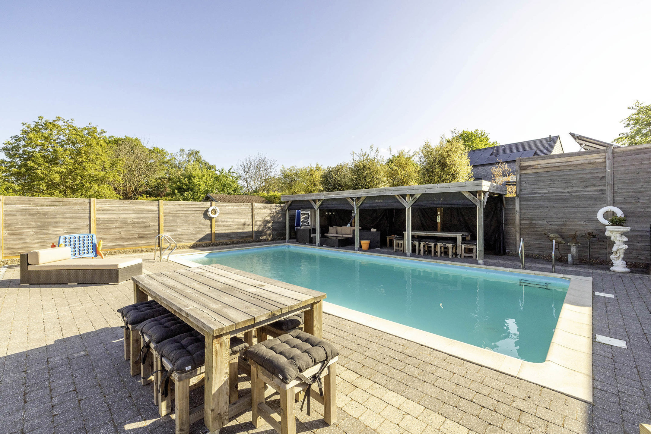 Instapklare villa met zwembad op toplocatie!