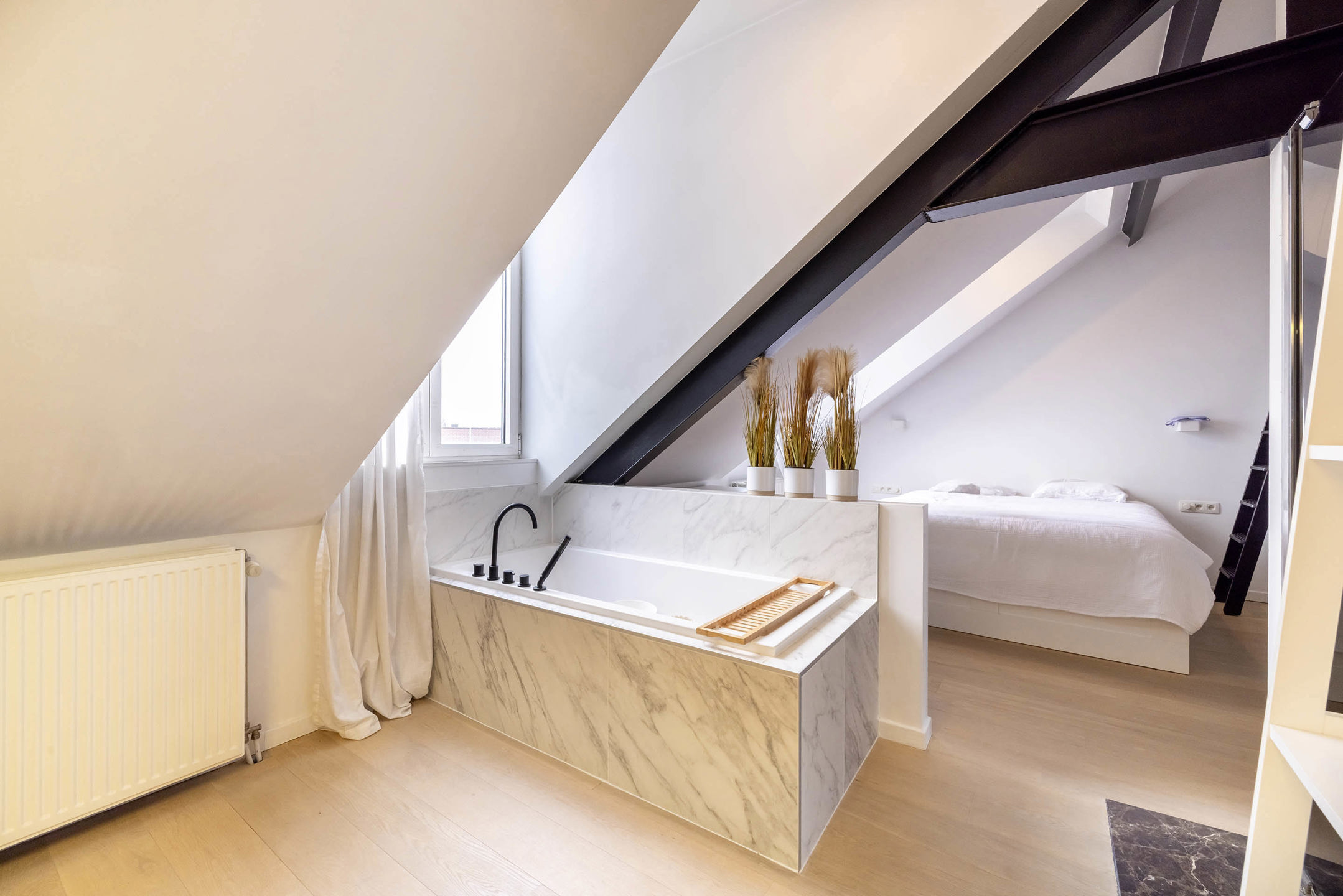 Instapklaar dakappartement van 110m² met terras!