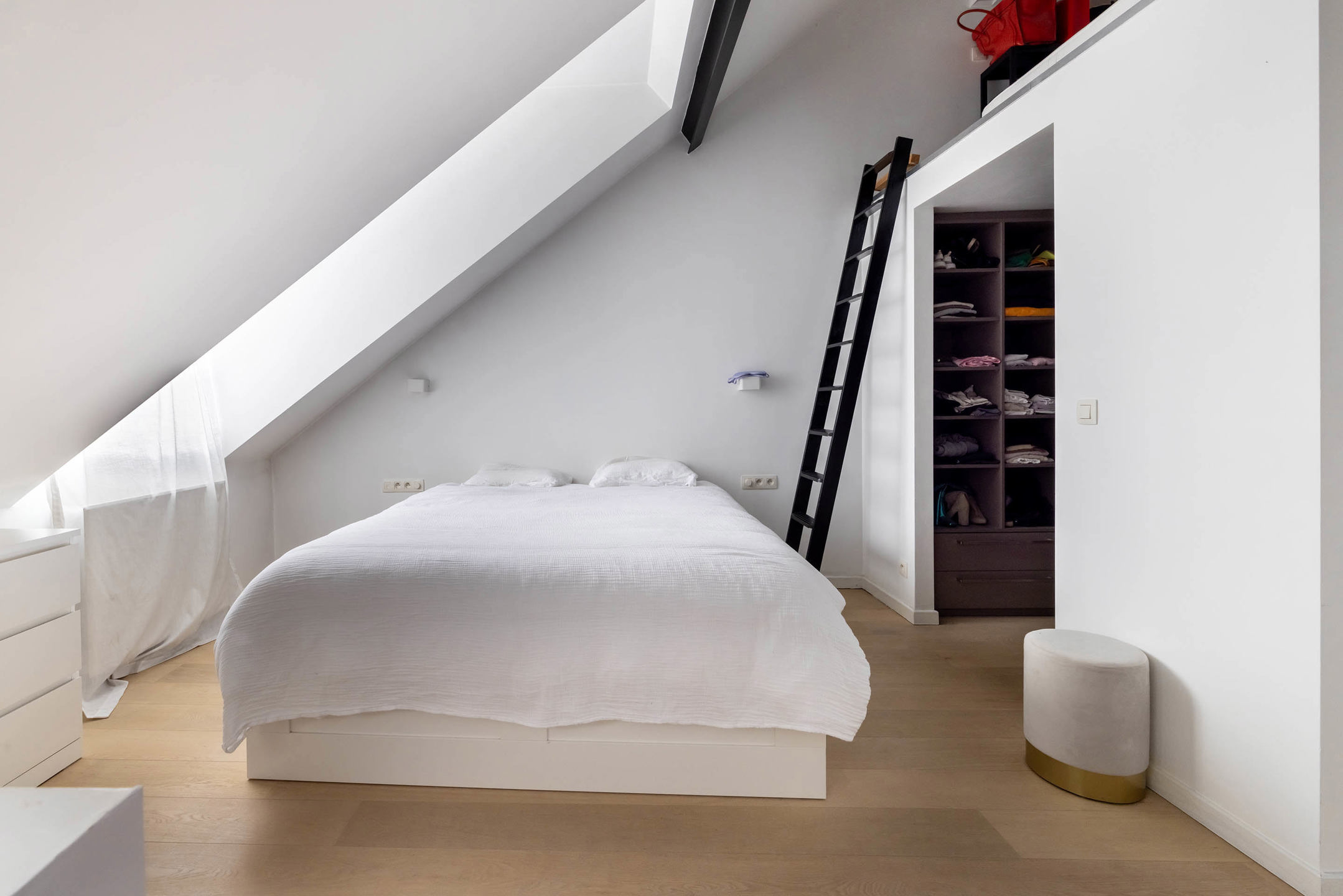 Instapklaar dakappartement van 110m² met terras!