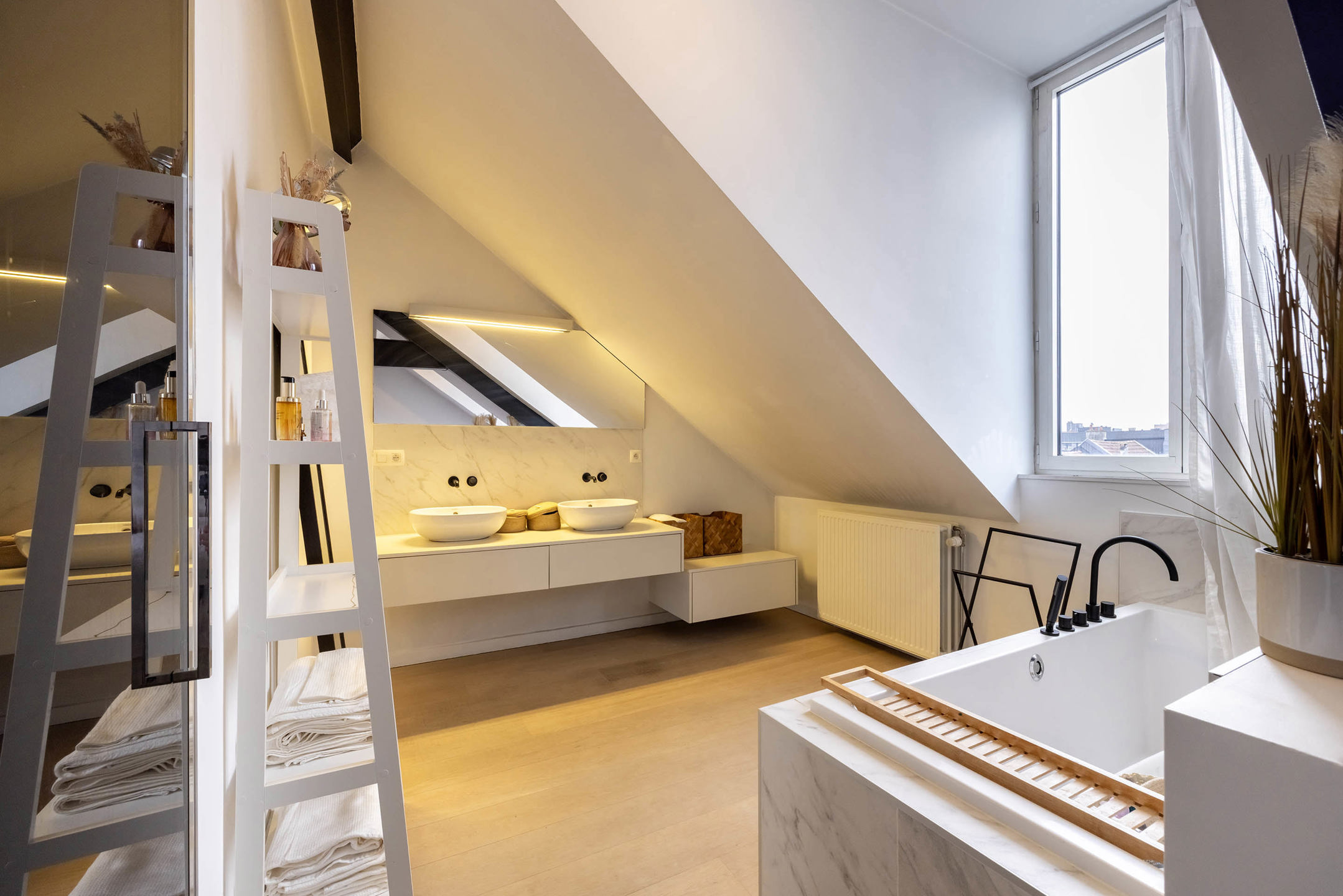 Instapklaar dakappartement van 110m² met terras!