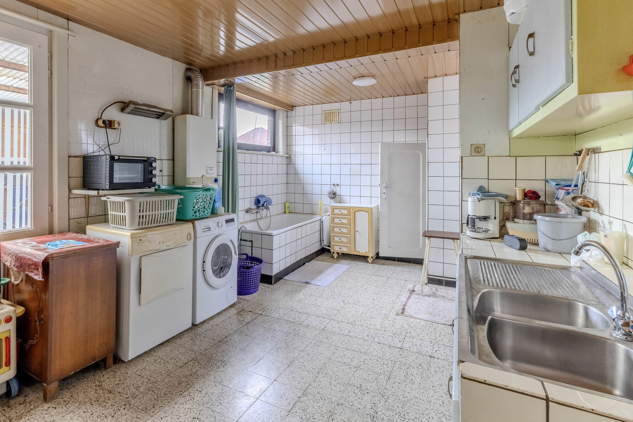 Volledig te renoveren woning in Wechelderzande op perceel van 2.141m²!