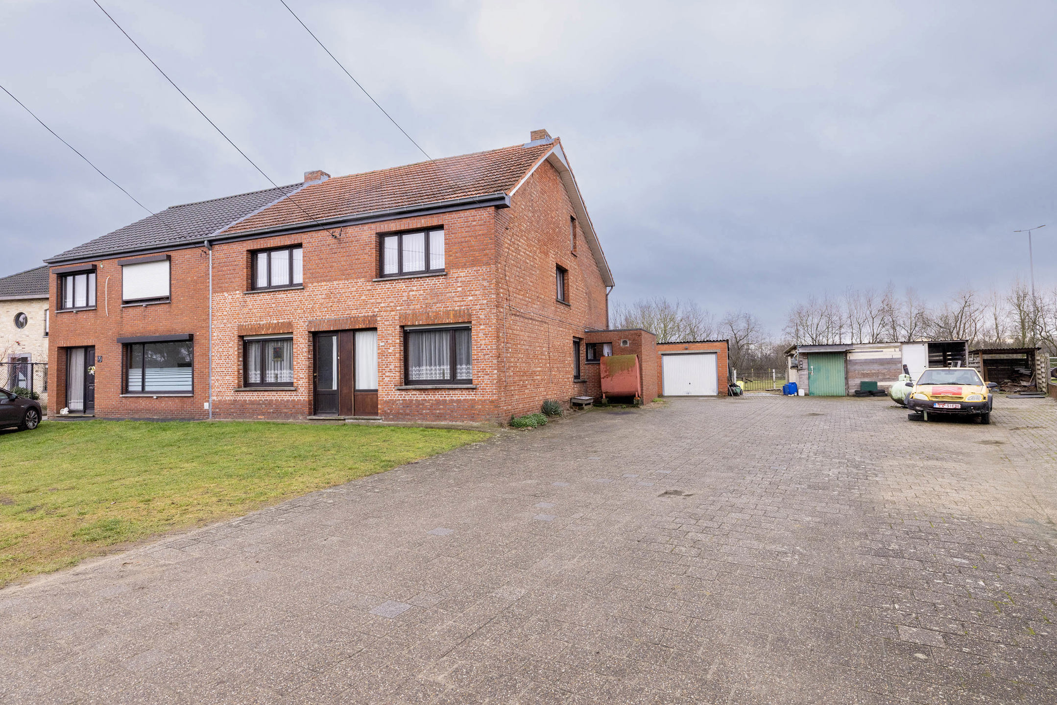 Volledig te renoveren woning in Wechelderzande op perceel van 2.141m²!