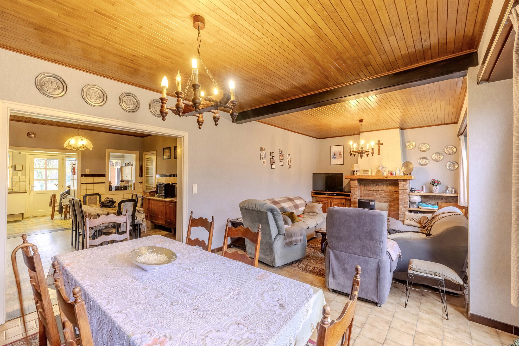 Volledig te renoveren woning in Wechelderzande op perceel van 2.141m²!