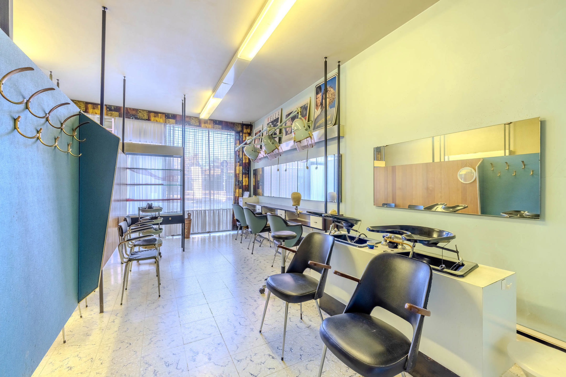 Ruim handelshuis in centrum Gierle op 492 m²!