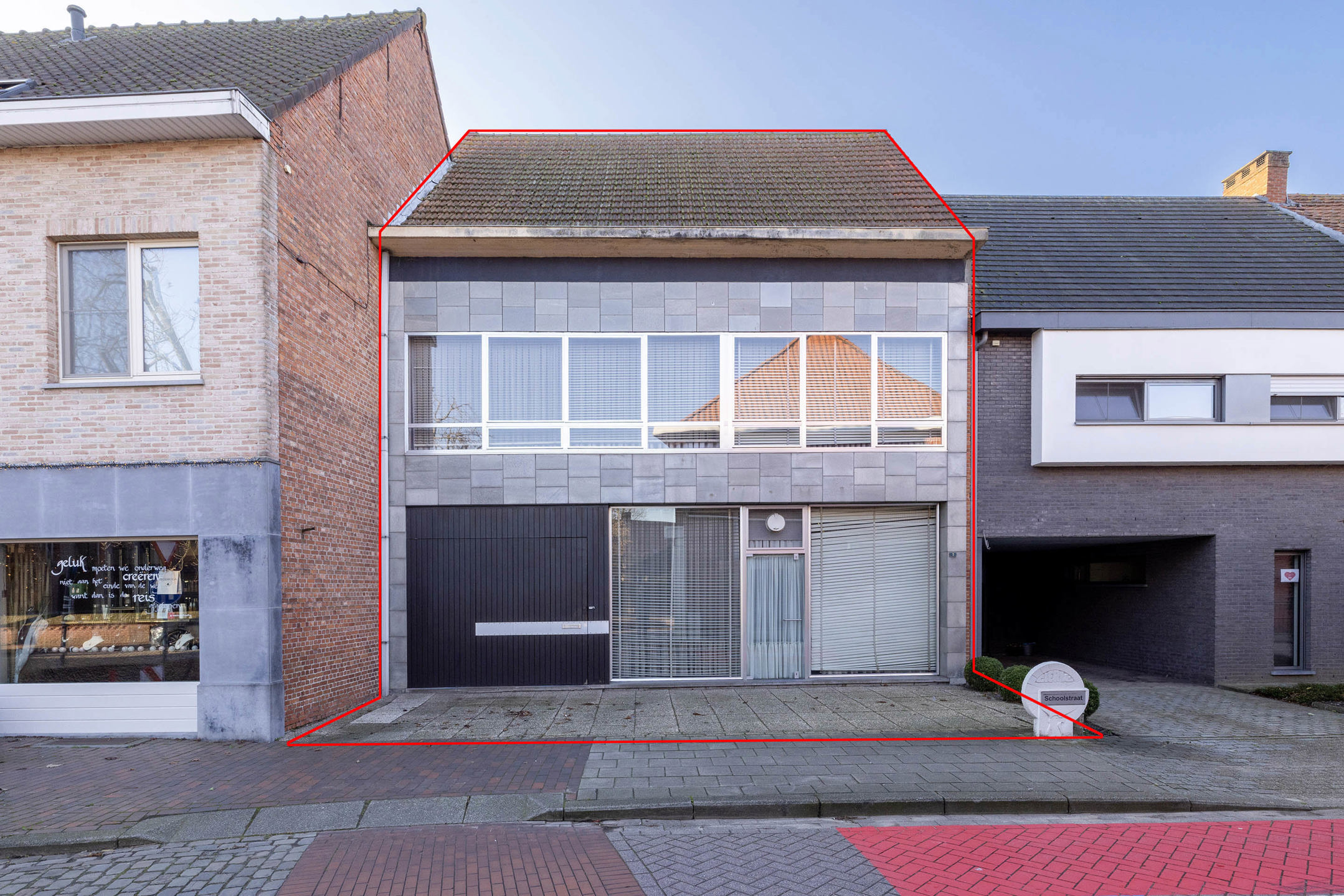Ruim handelshuis in centrum Gierle op 492 m²!