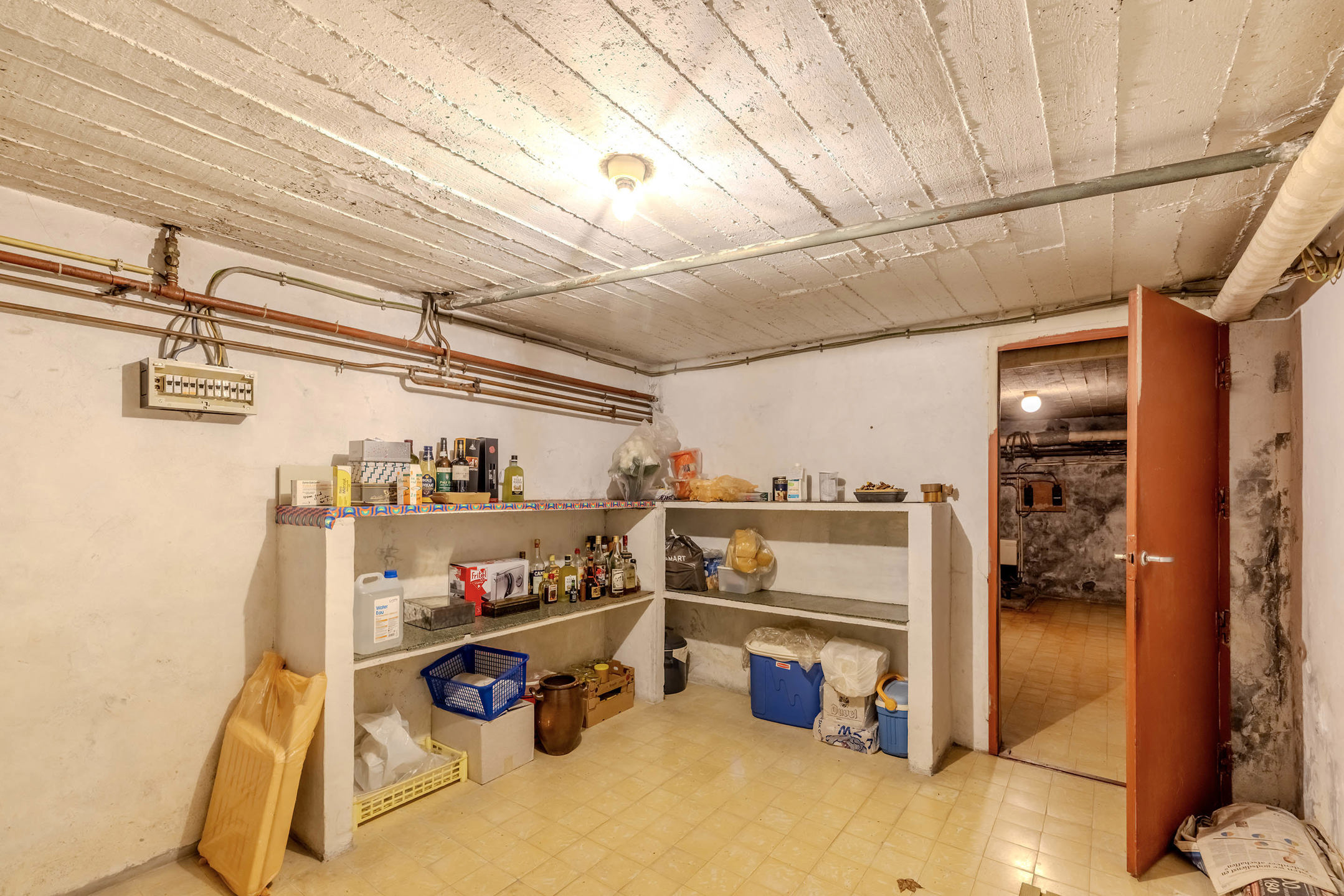 Ruim handelshuis in centrum Gierle op 492 m²!