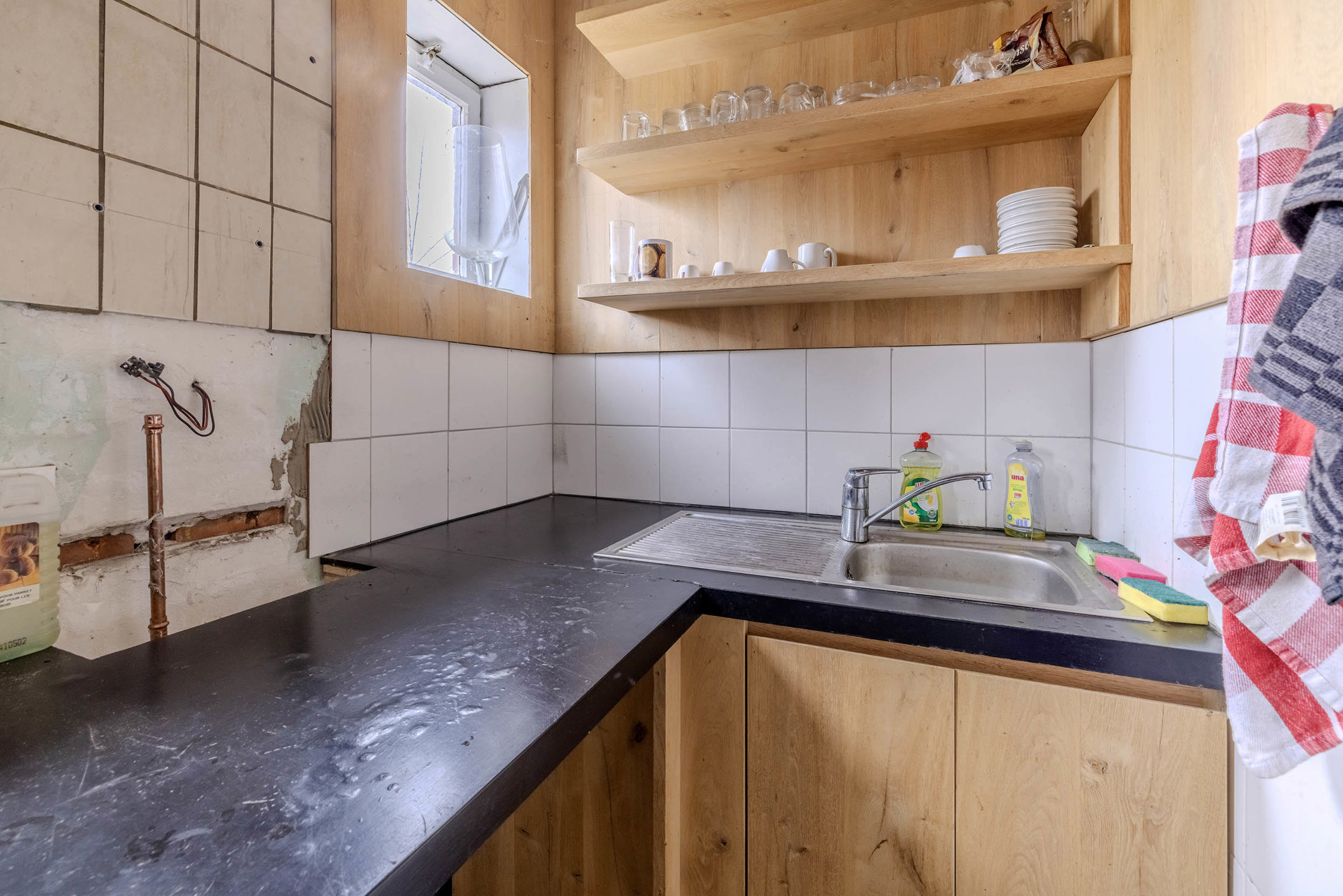 Kantoorgebouw/bureel van 229m2 met ruime parking