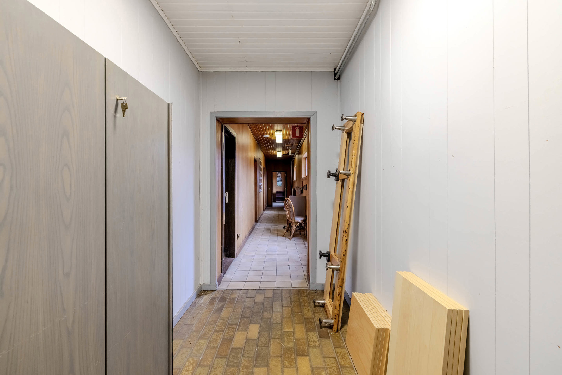 Kantoorgebouw/bureel van 229m2 met ruime parking