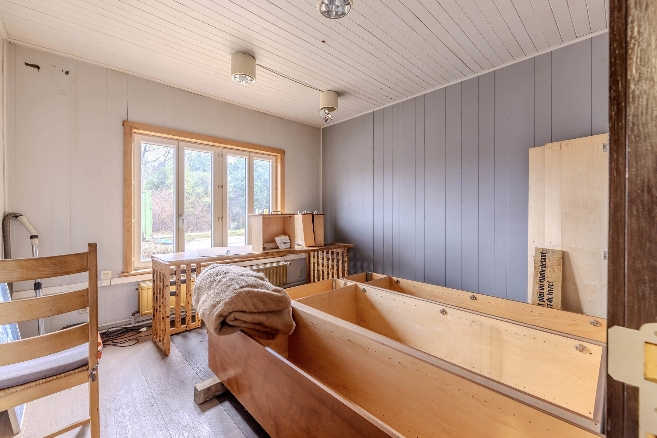 Kantoorgebouw/bureel van 229m2 met ruime parking