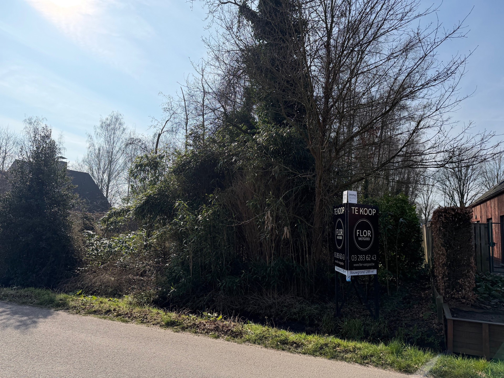 Bouwgrond open bebouwing van 1.289 m² met bijgebouw 75m²!