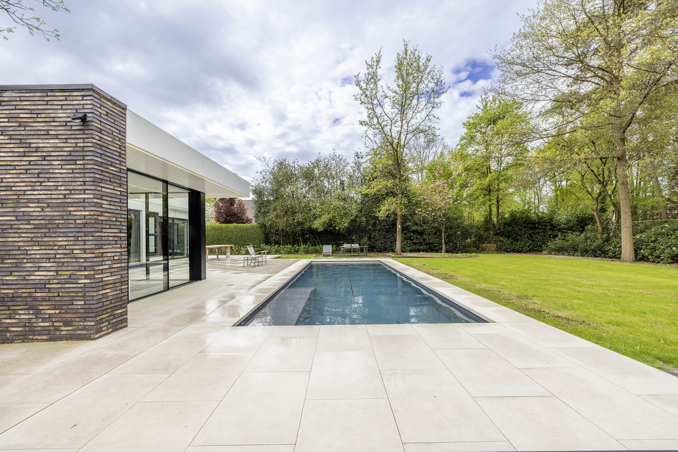 Unieke villawoning met zwembad op perceel van 2.088 m²!