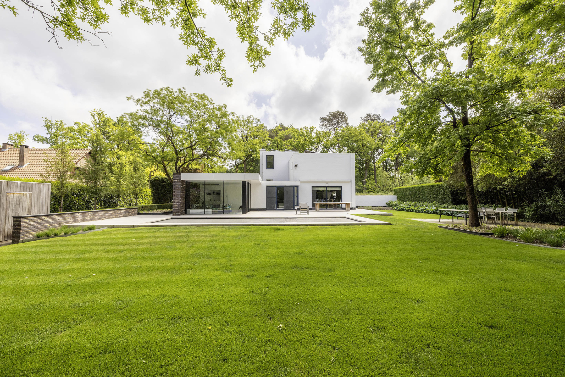 Unieke villawoning met zwembad op perceel van 2.088 m²!