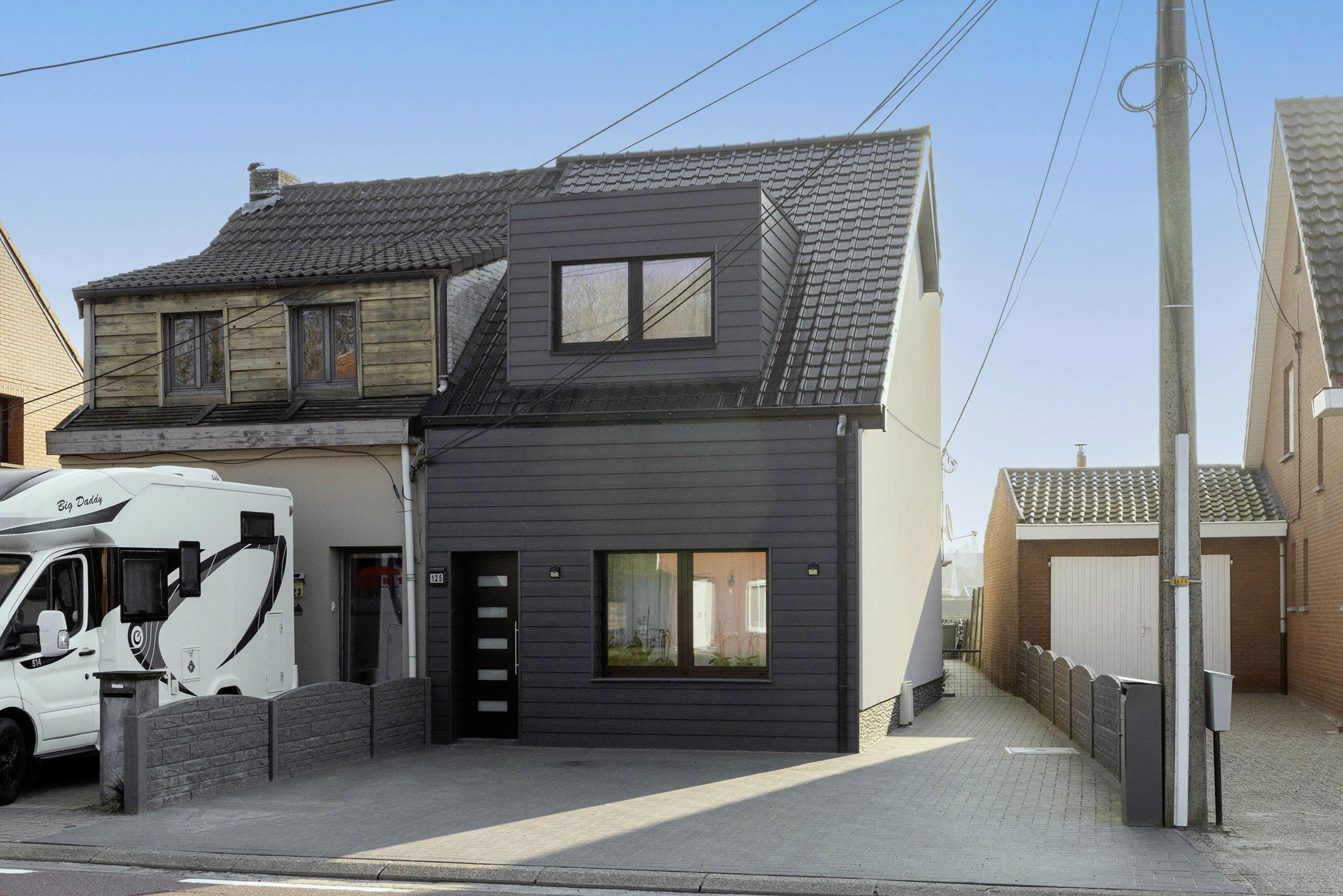 Volledig gerenoveerde woning met 4 slaapkamers en bijgebouw