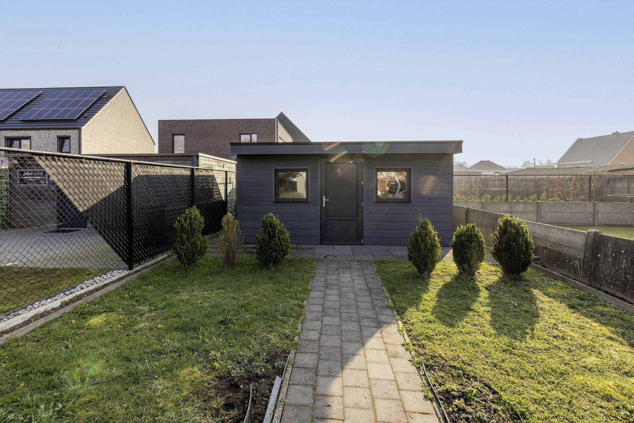 Volledig gerenoveerde woning met 4 slaapkamers en bijgebouw