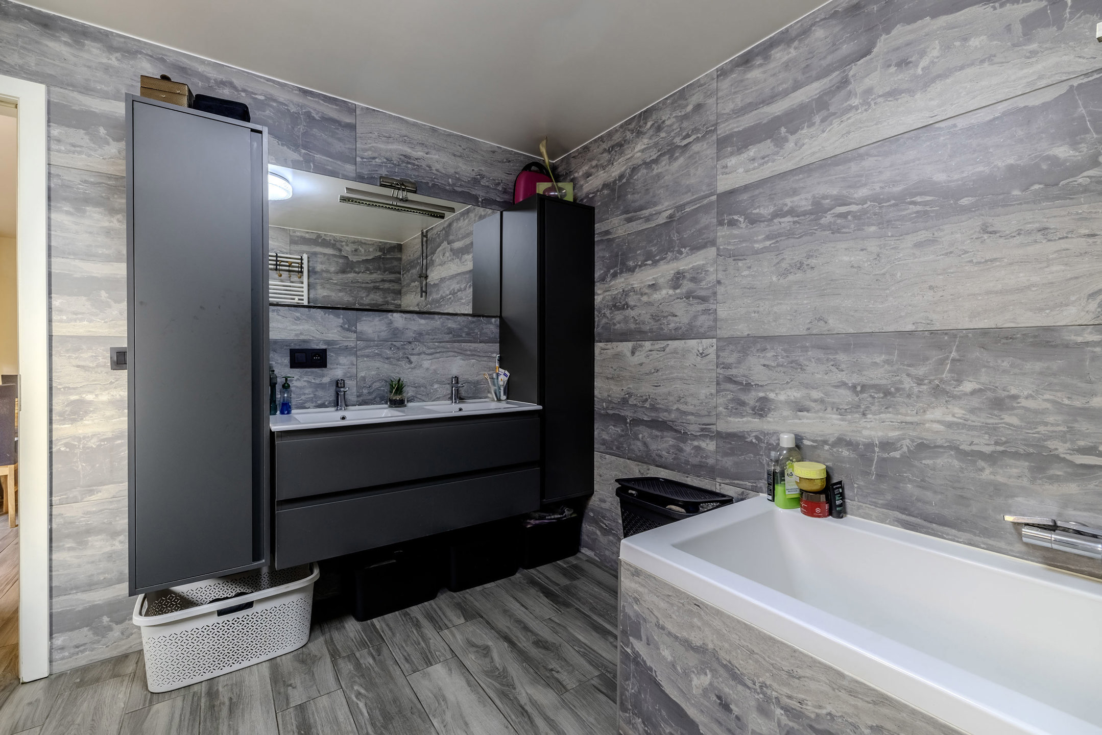 Volledig gerenoveerde woning met 4 slaapkamers en bijgebouw