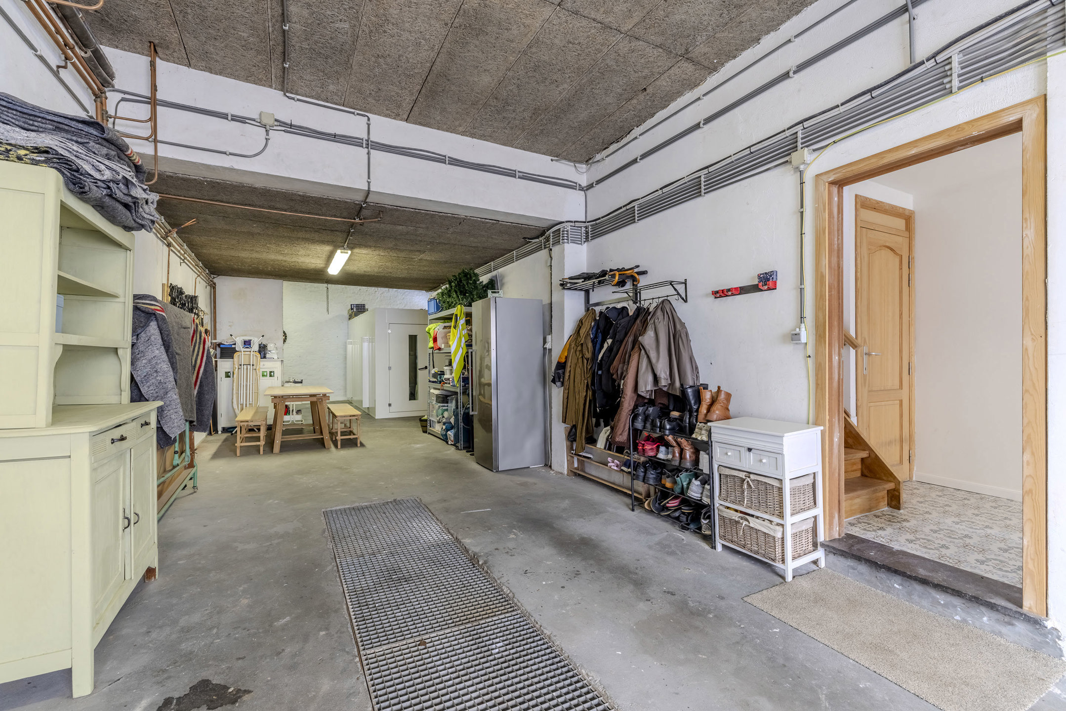 Centraal gelegen bel-etagewoning met 3 parkeerplaatsen!