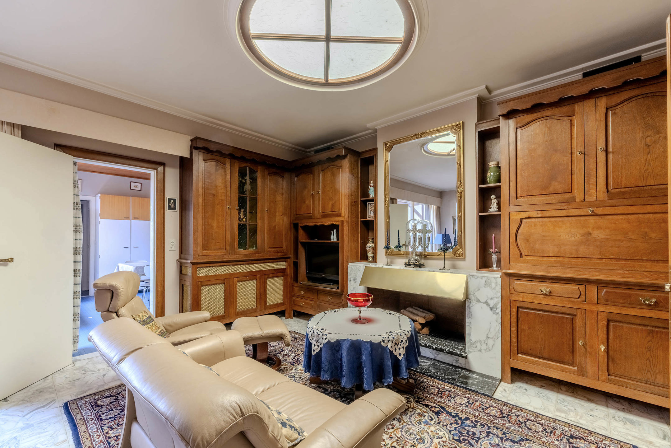 Ruim handelshuis in centrum Gierle op 492 m²!