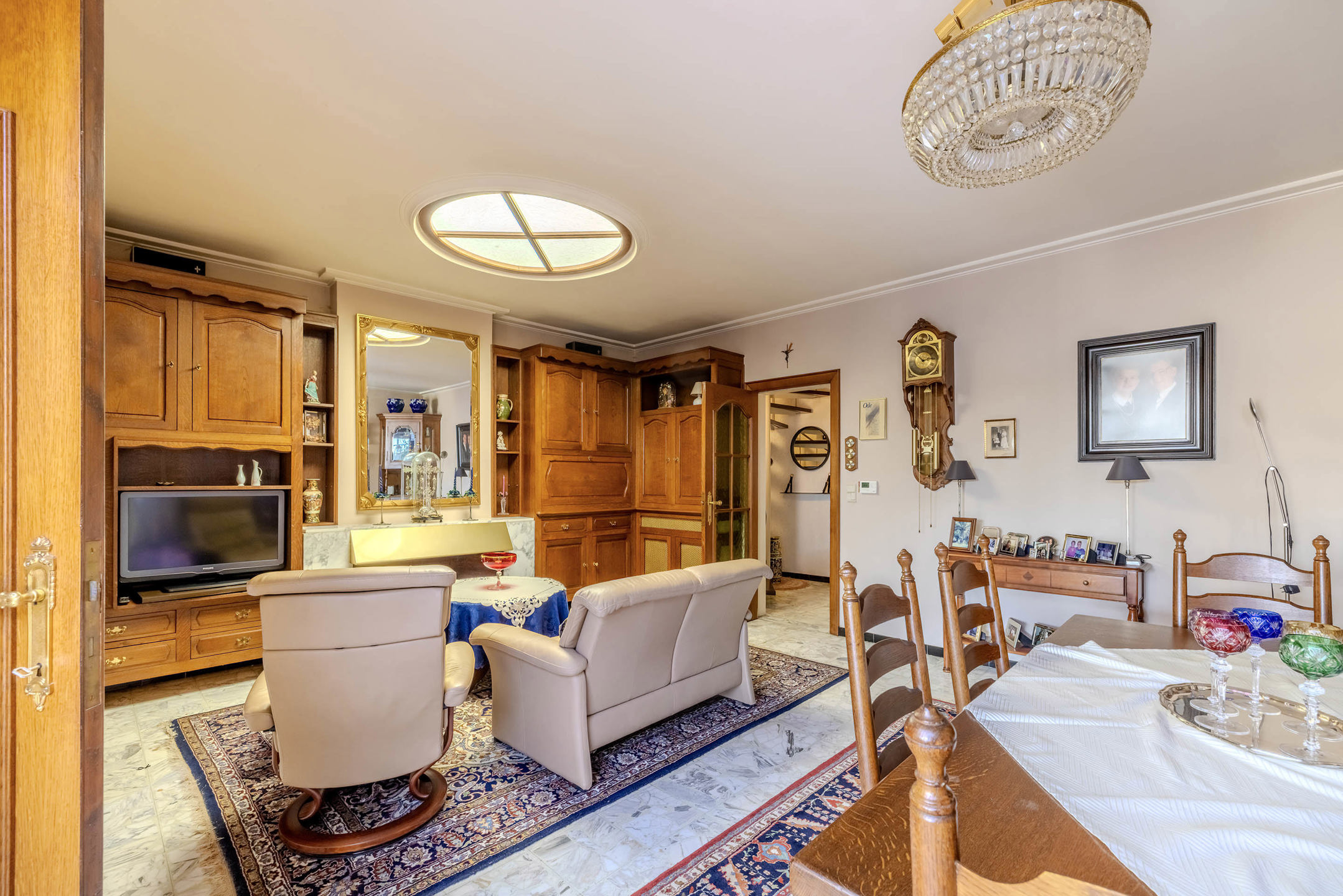 Ruim handelshuis in centrum Gierle op 492 m²!