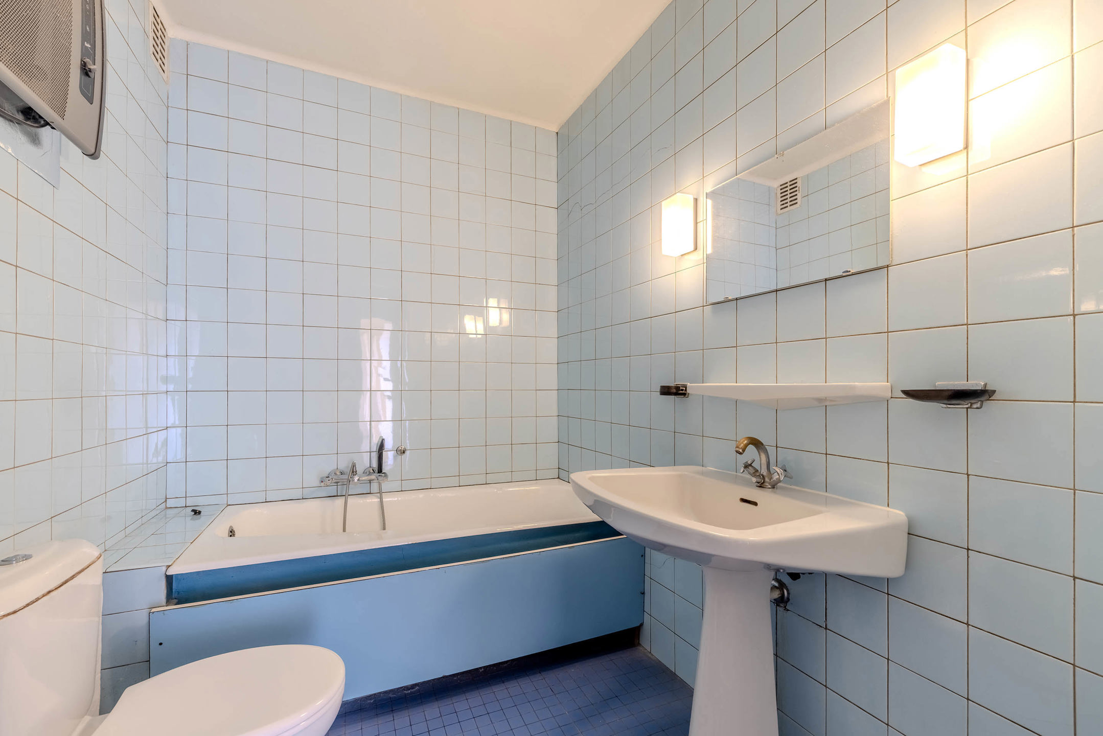 Ruim handelshuis in centrum Gierle op 492 m²!