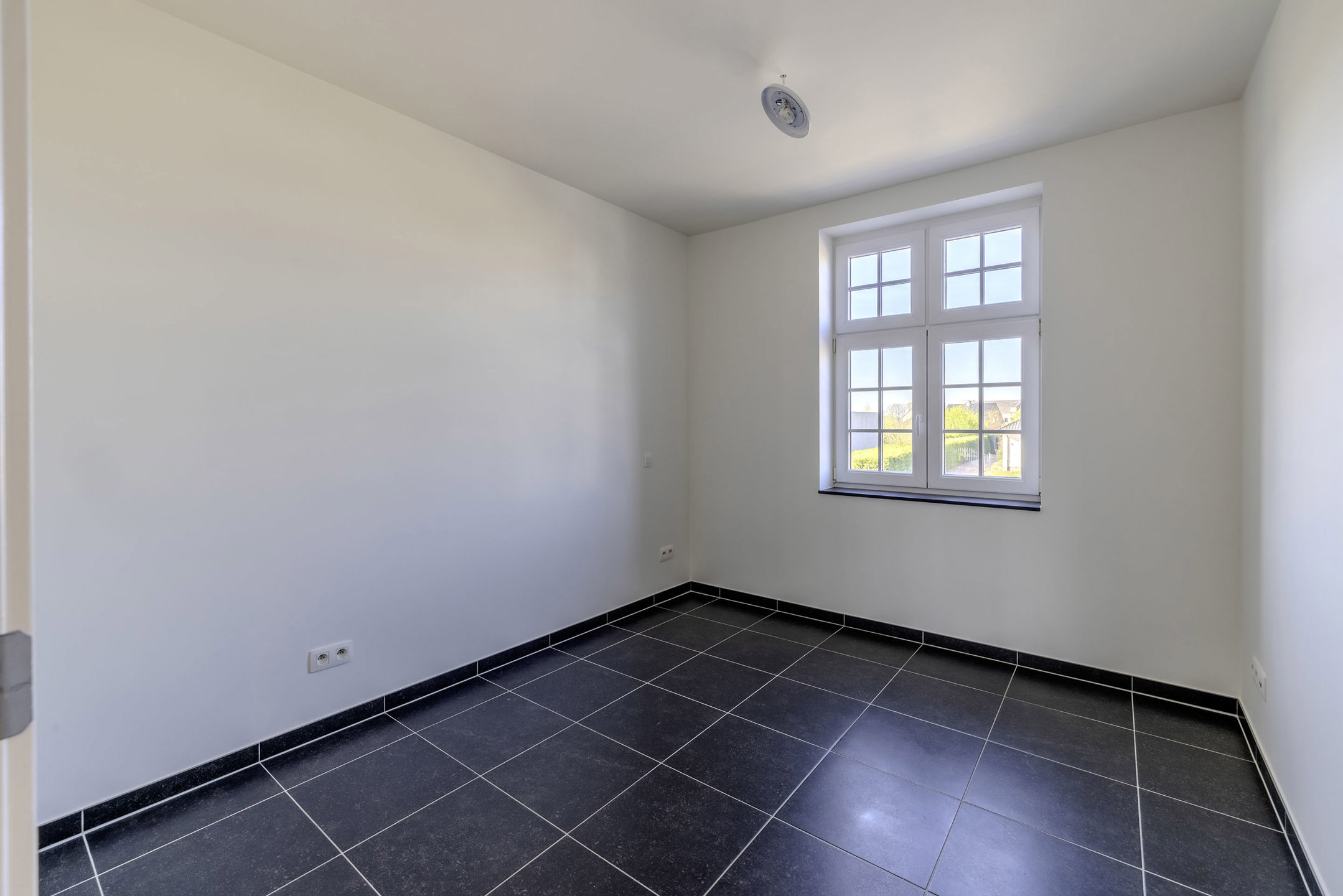 Instapklaar 2-slaapkamerappartement in Lille!